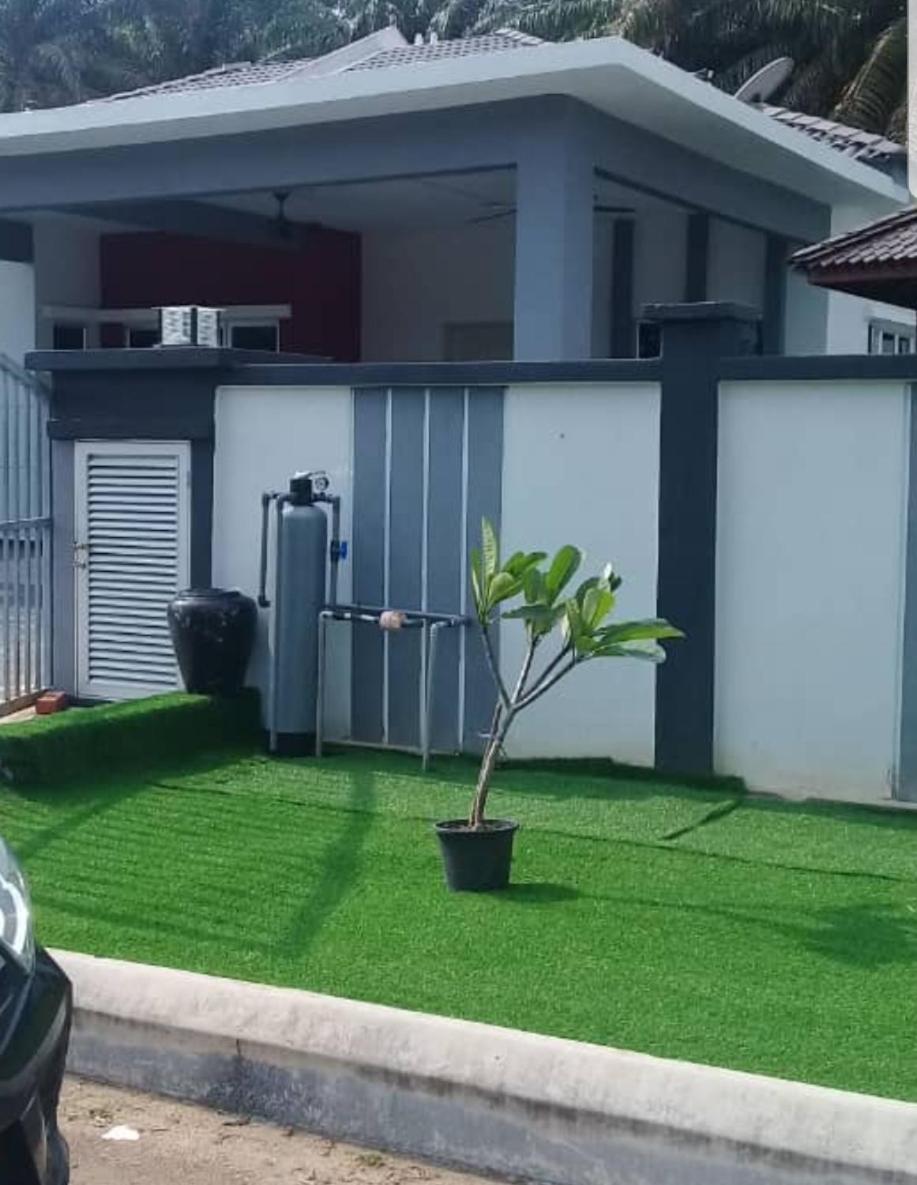 Jauzara Homestay Berkolam Renang photo 8