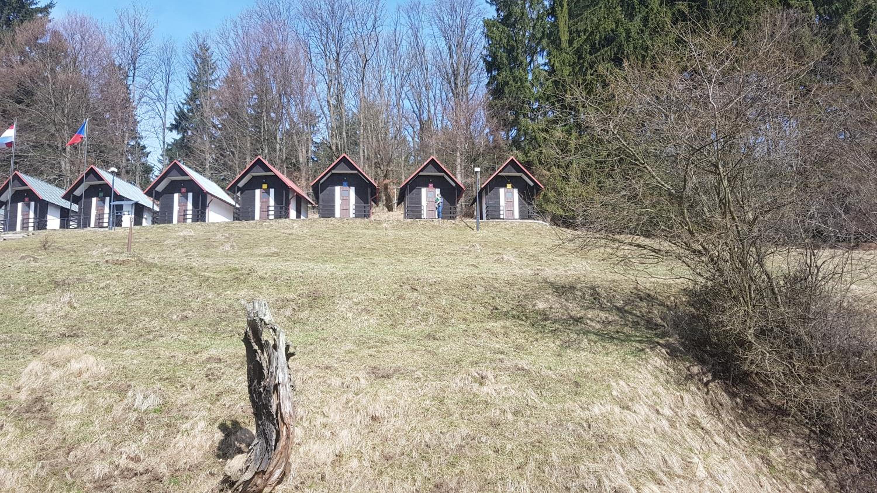 Olivin Kytlice Hiker Huts