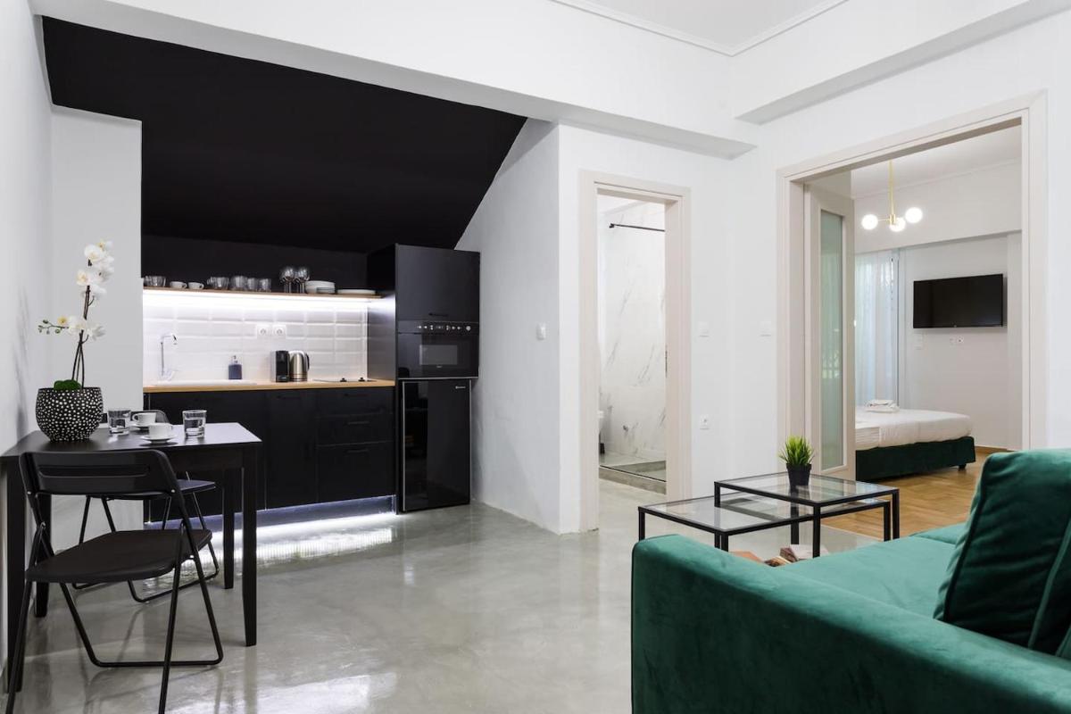 Hip & Stylish Flat in the City Center photo 5