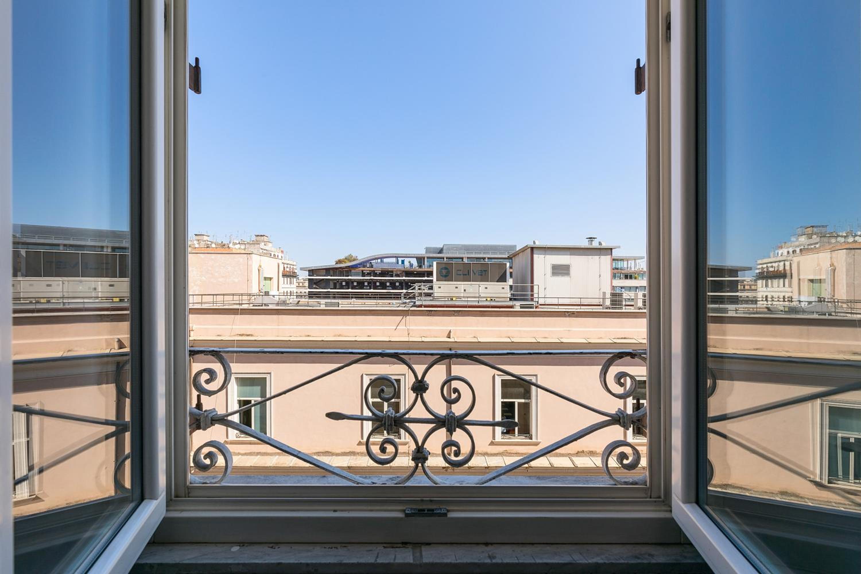 Rome As You Feel - Vittorio Colorful Design Apartment