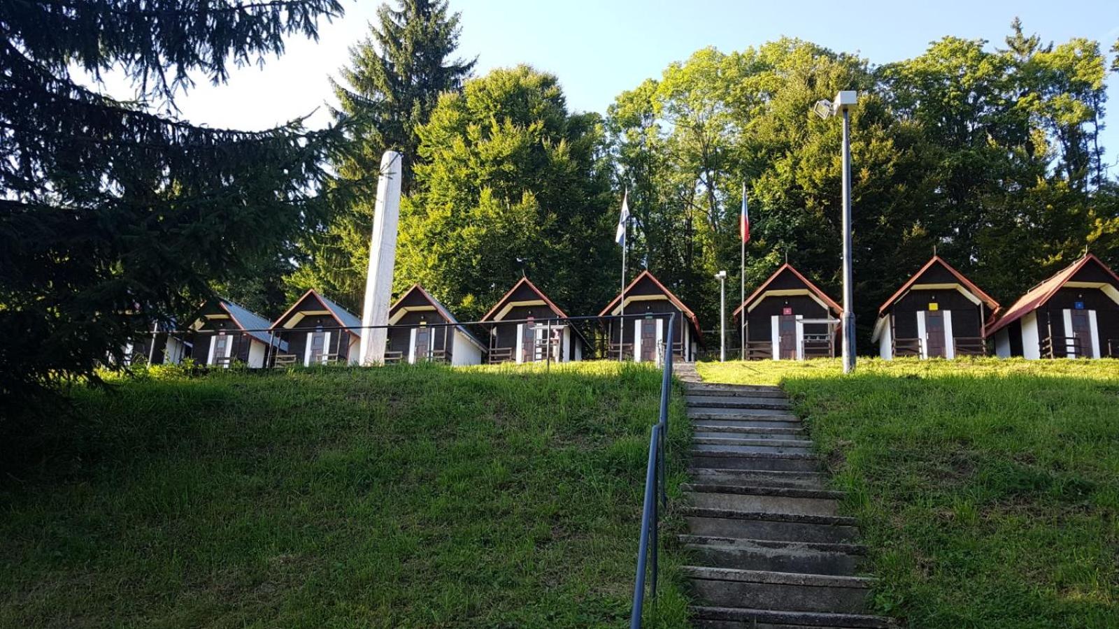 Olivin Kytlice Hiker Huts