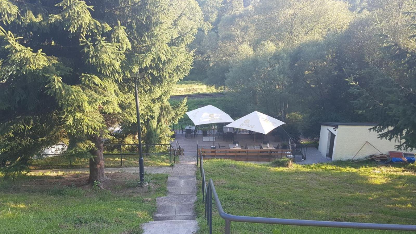 Olivin Kytlice Hiker Huts
