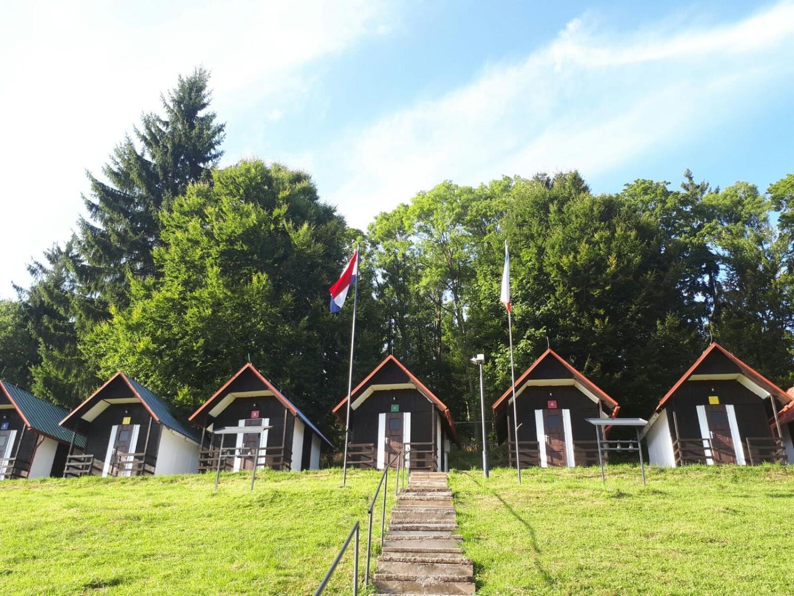 Olivin Kytlice Hiker Huts