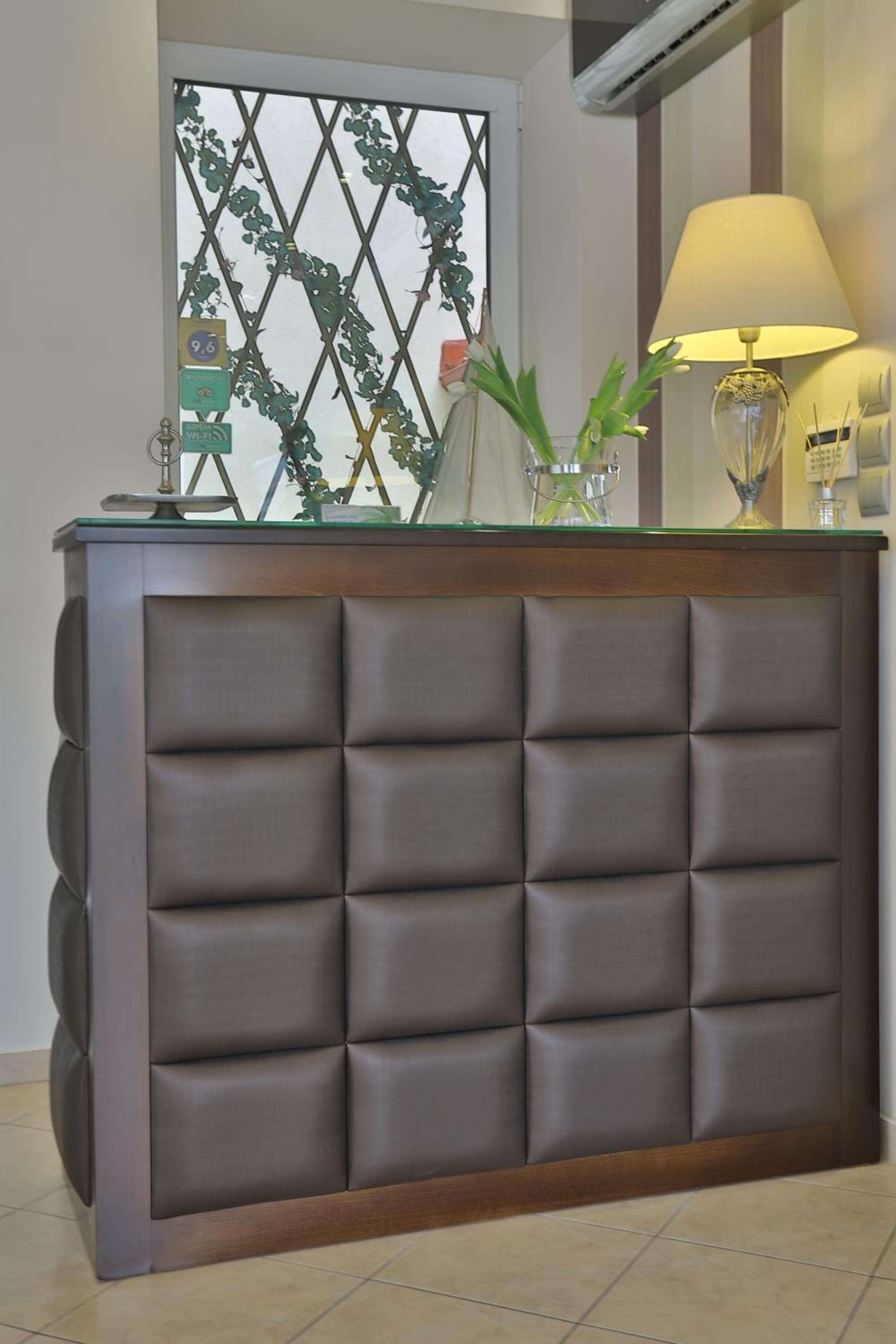 Irida Apartments