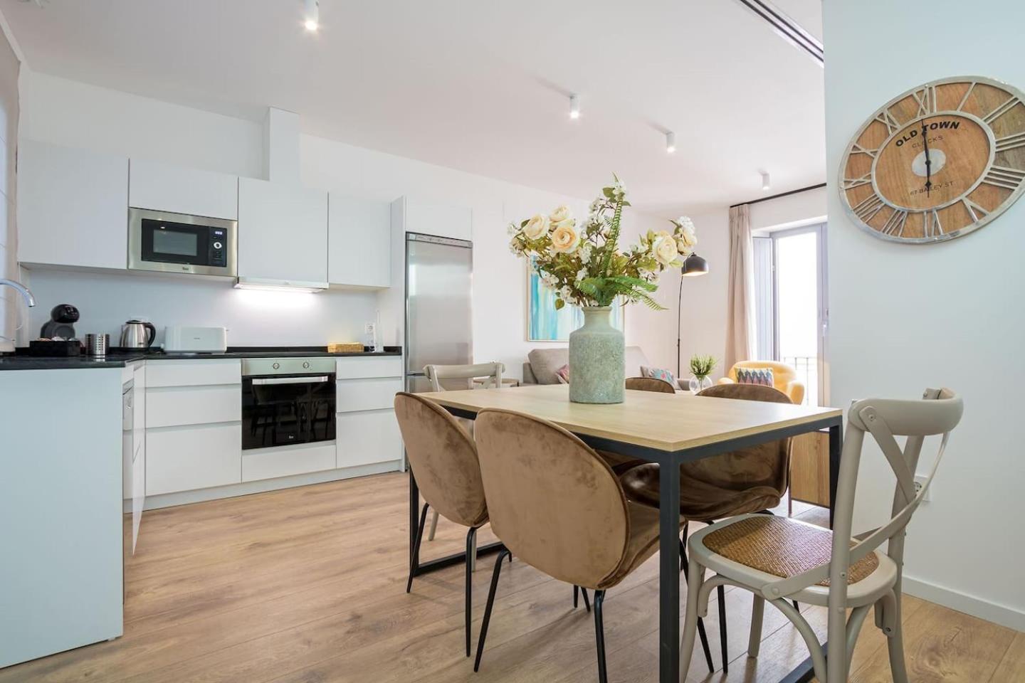 Armenta Deluxe Suite by Valcambre