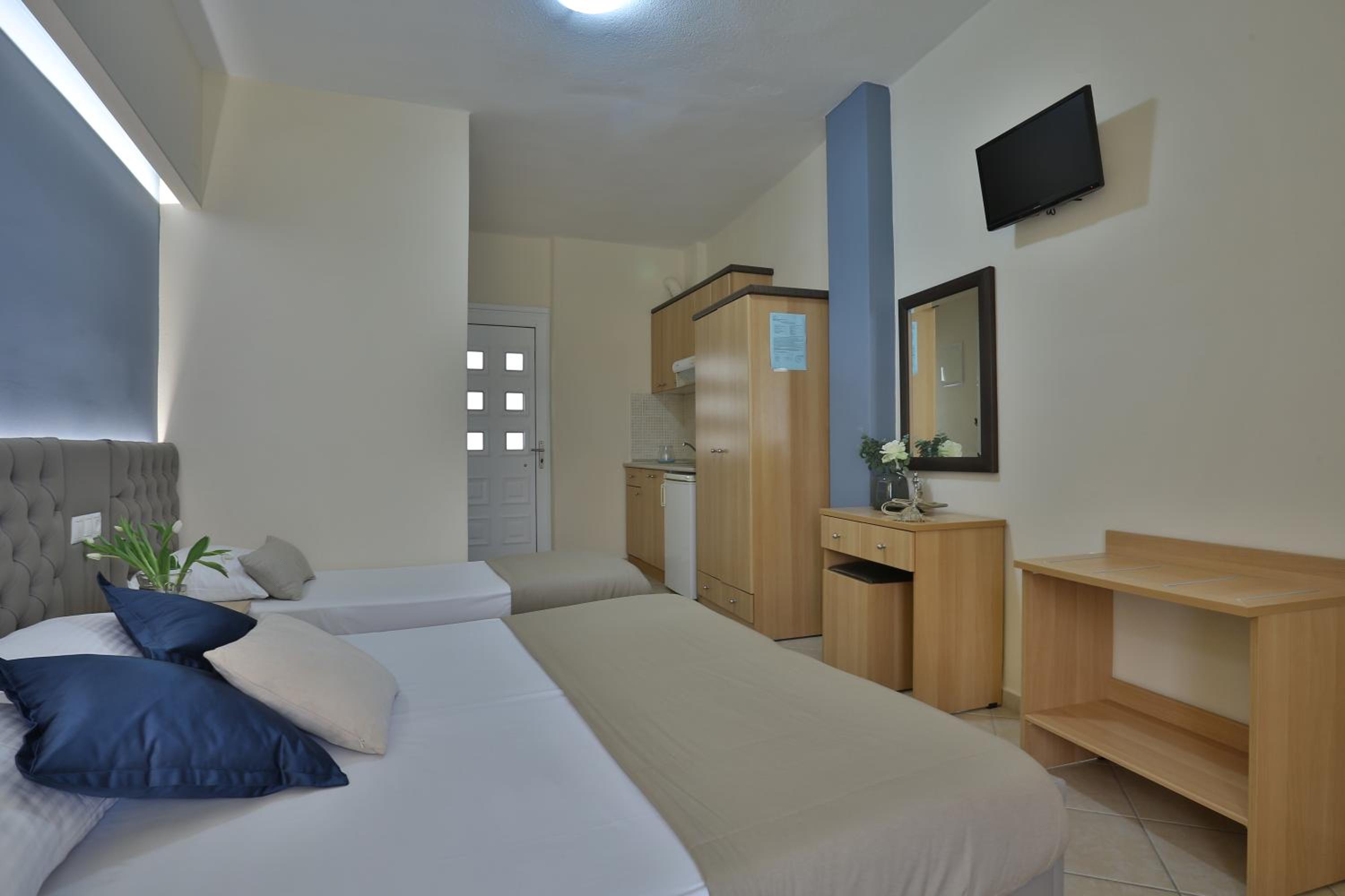 Irida Apartments