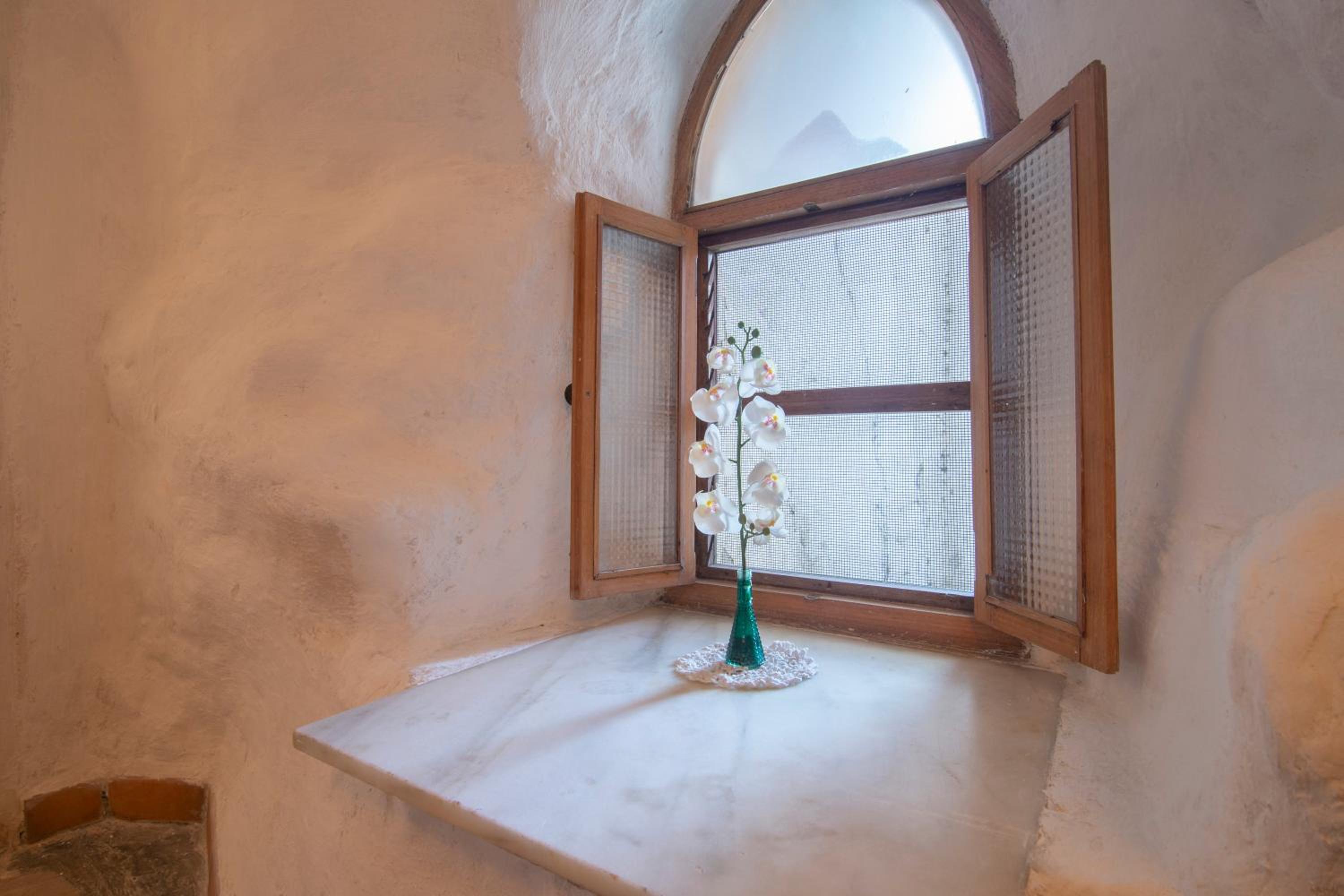 Casa Cueva Muntasal view 3