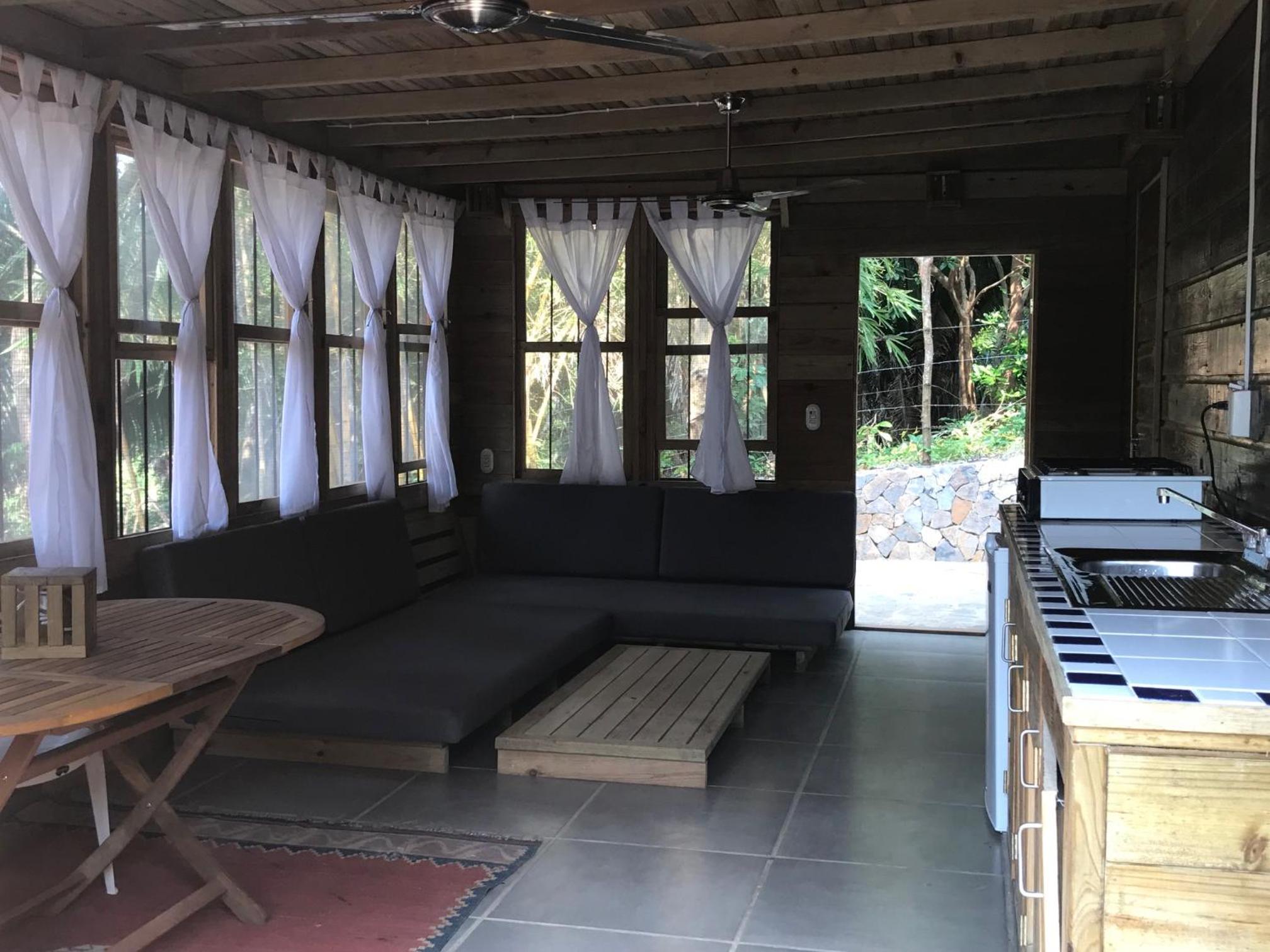 Roatan Bed & Breakfast Apartments