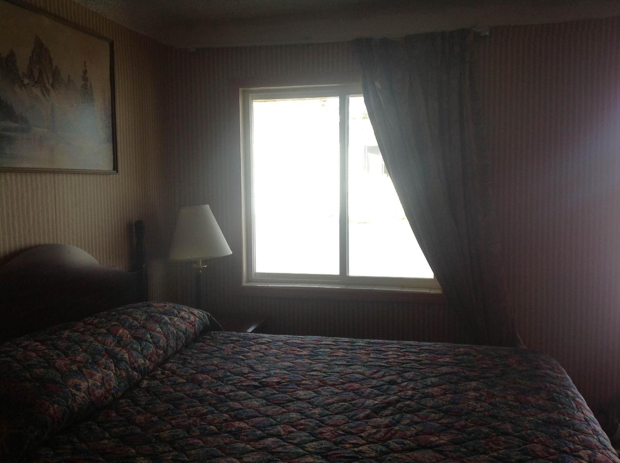Budget Inn Motel Chemult view 5