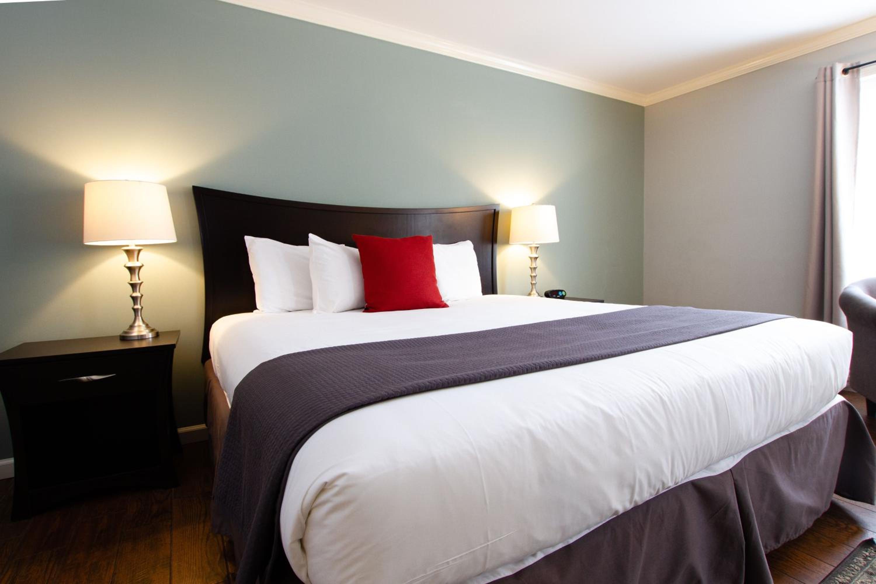 The Dahlonega Square Hotel