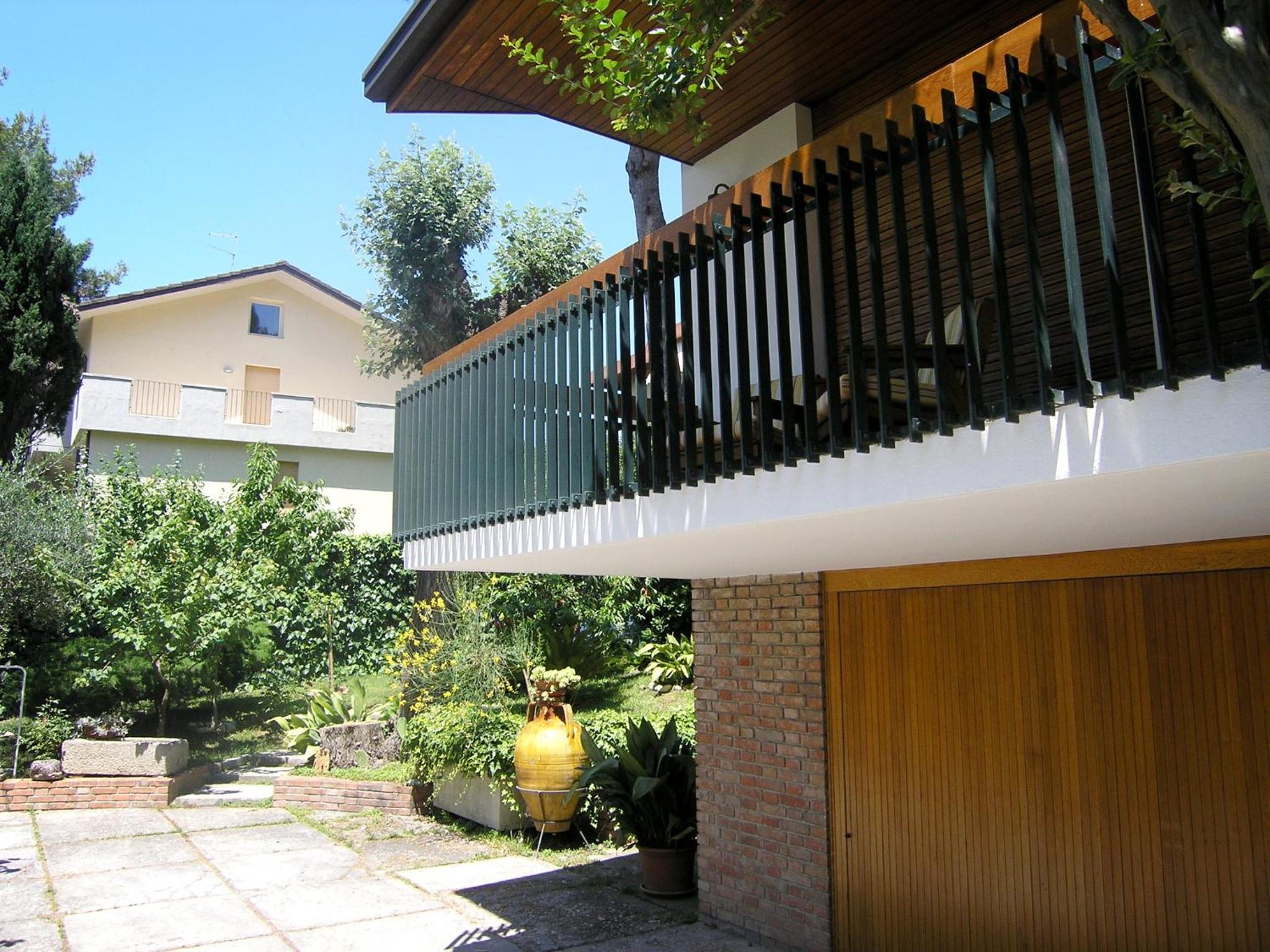 Bed And Breakfast 22 Garibaldi Home view 3