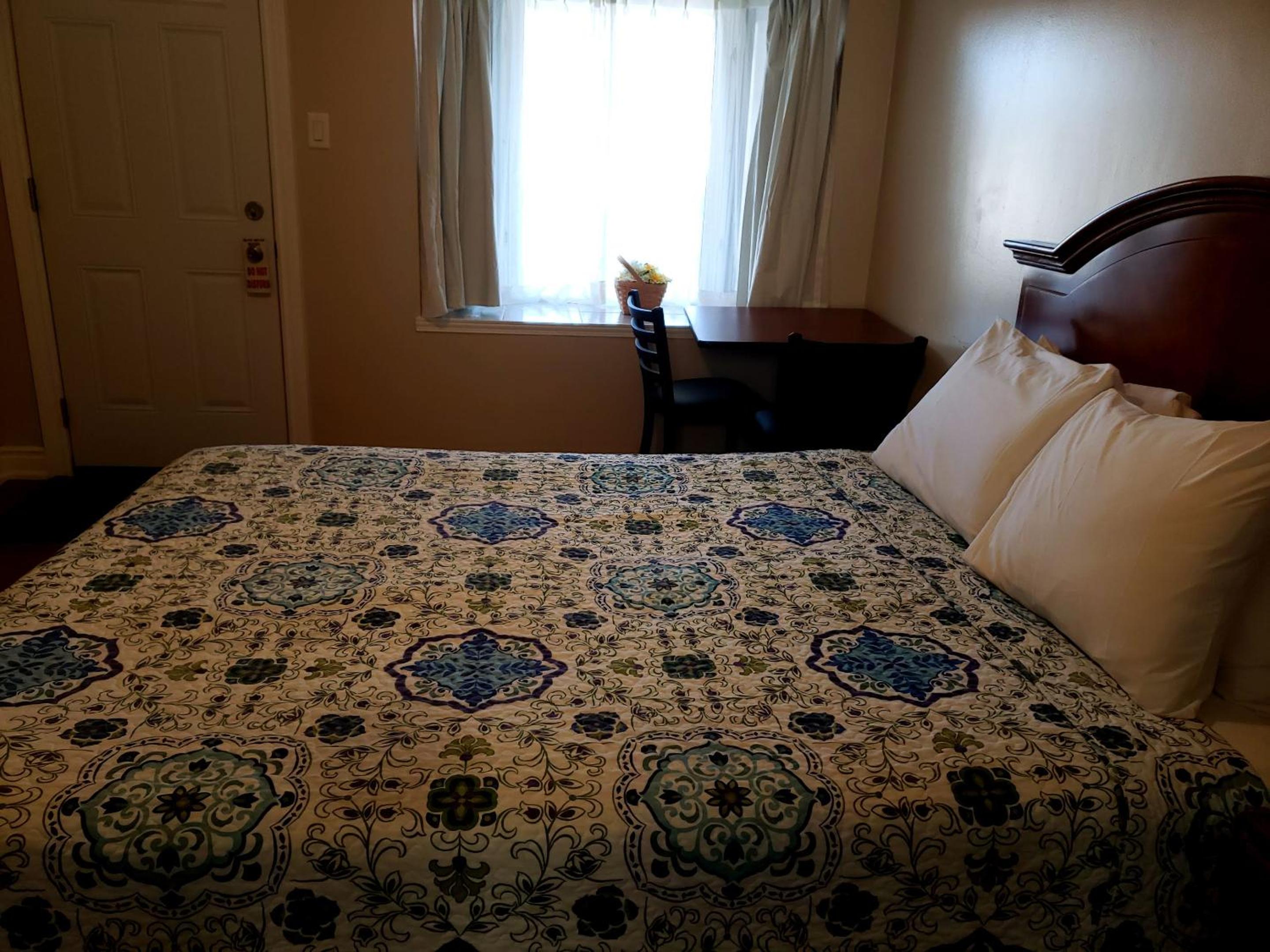 Blue Moon Motel