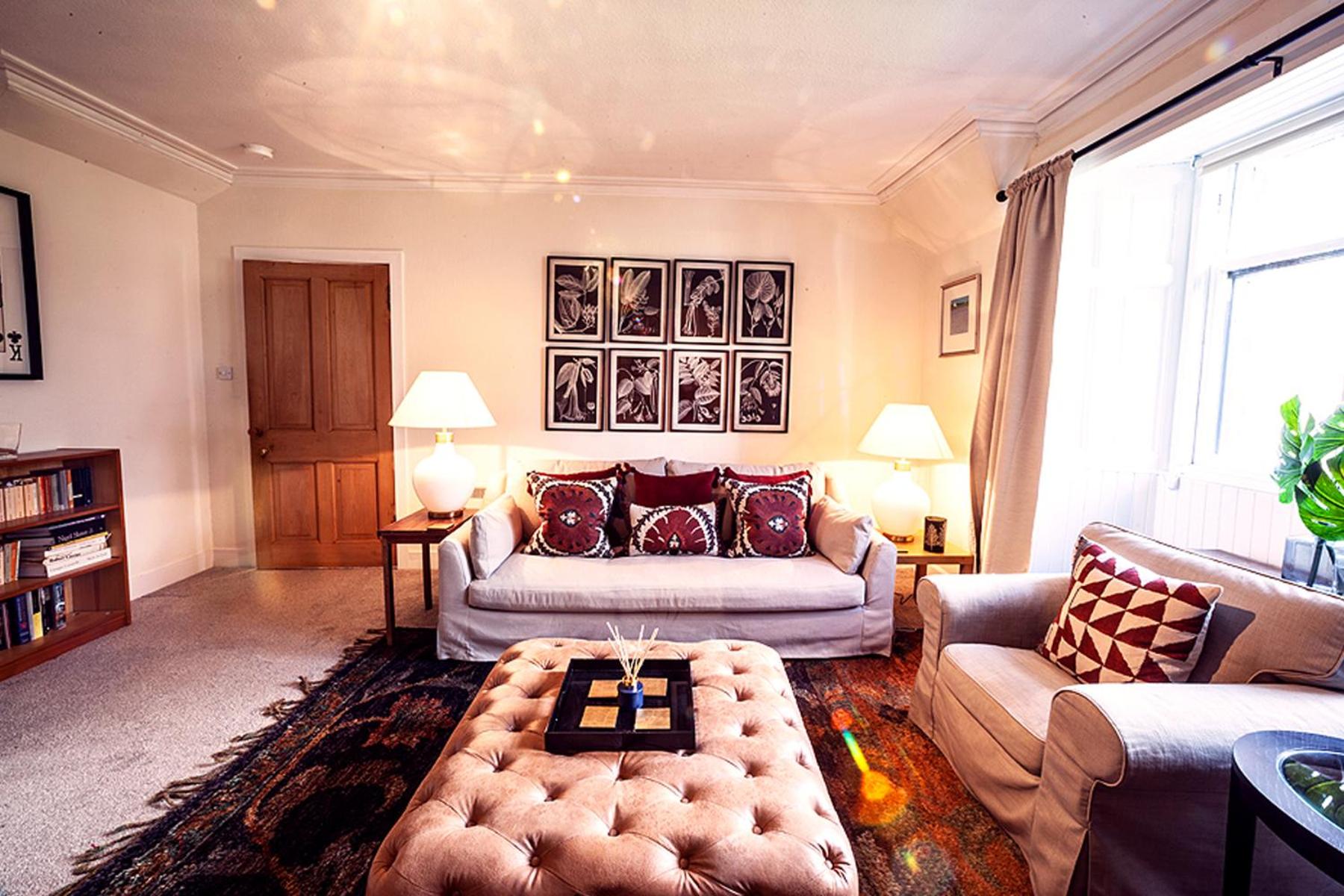 Butler's Apartment. Flat 5, Dalmore House, Helensburgh, Scotland G84 8JP view 5