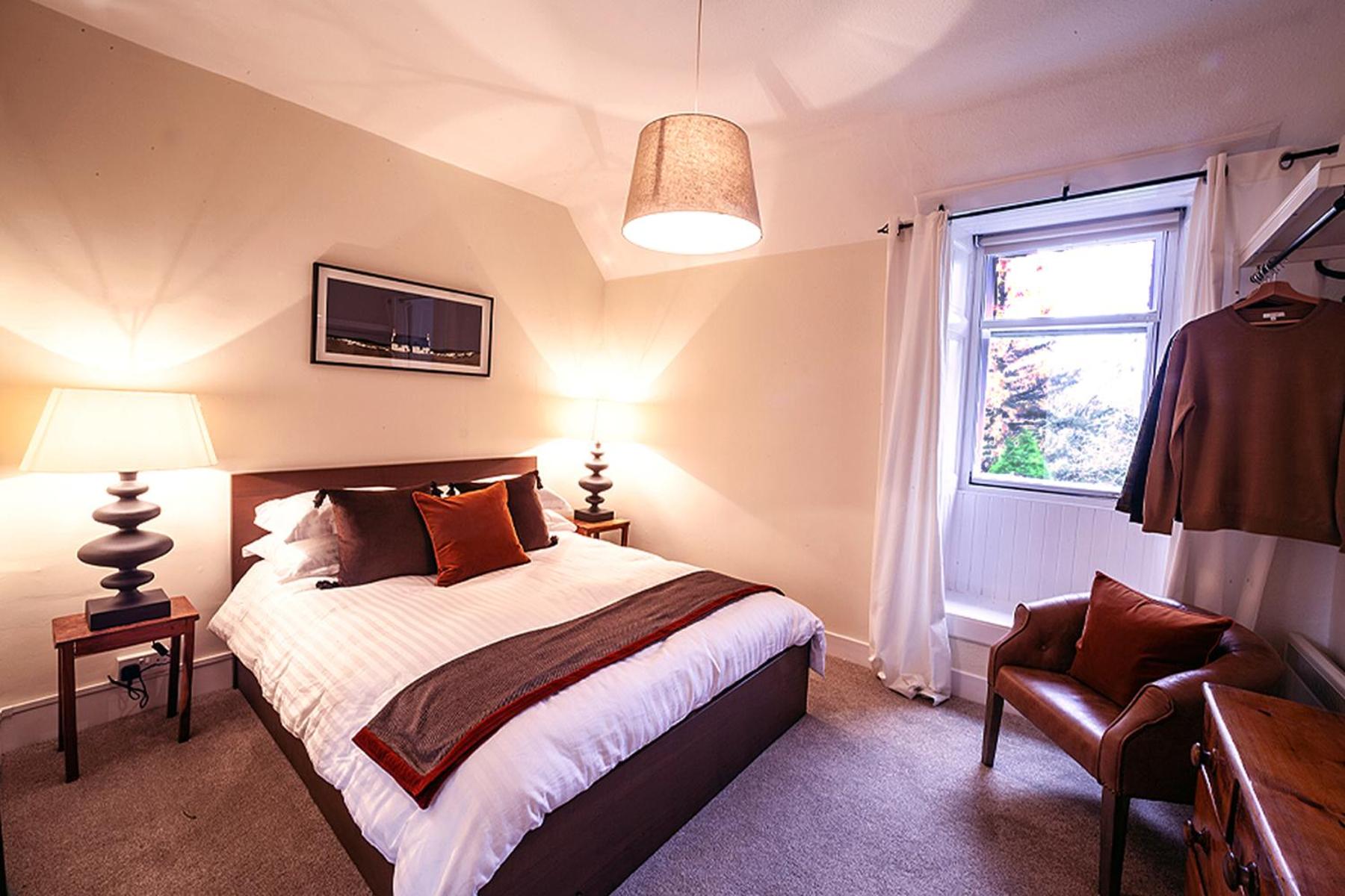 Butler's Apartment. Flat 5, Dalmore House, Helensburgh, Scotland G84 8JP view 2