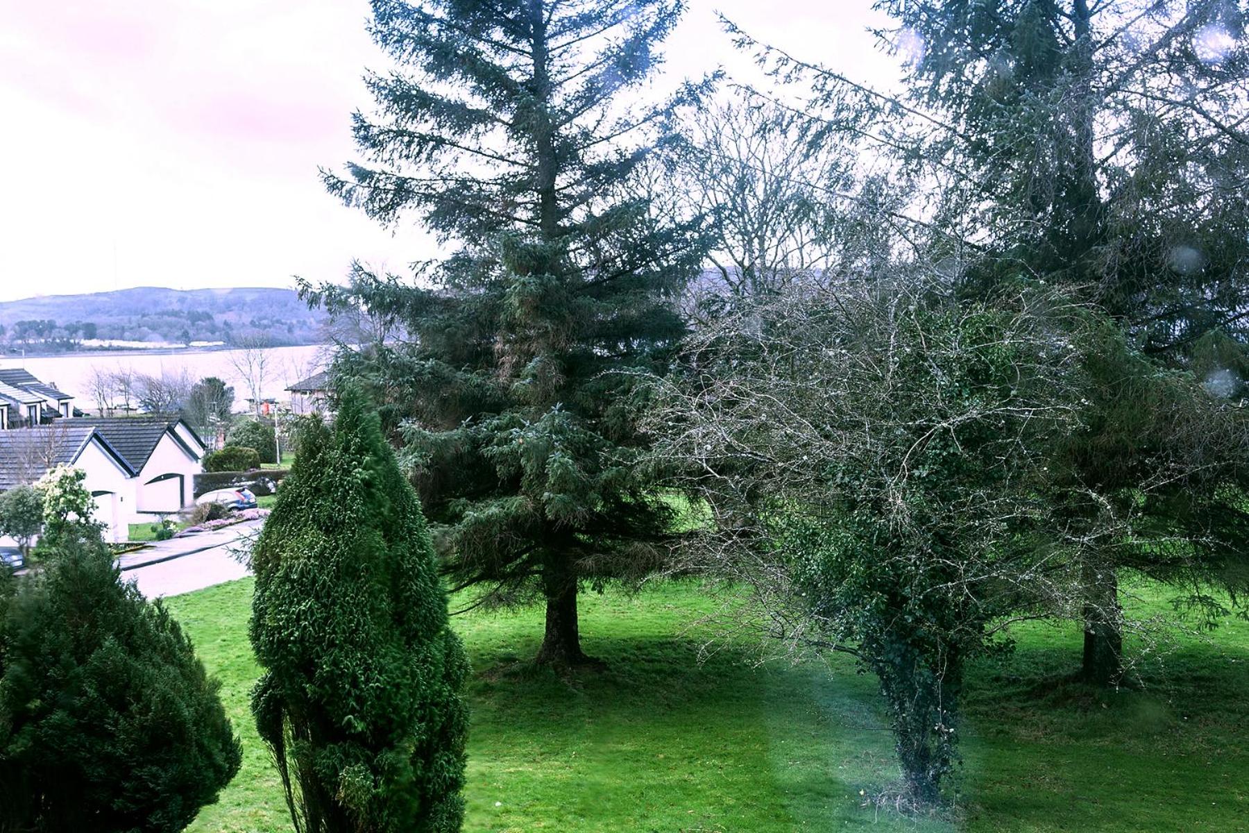 Butler's Apartment. Flat 5, Dalmore House, Helensburgh, Scotland G84 8JP view 4