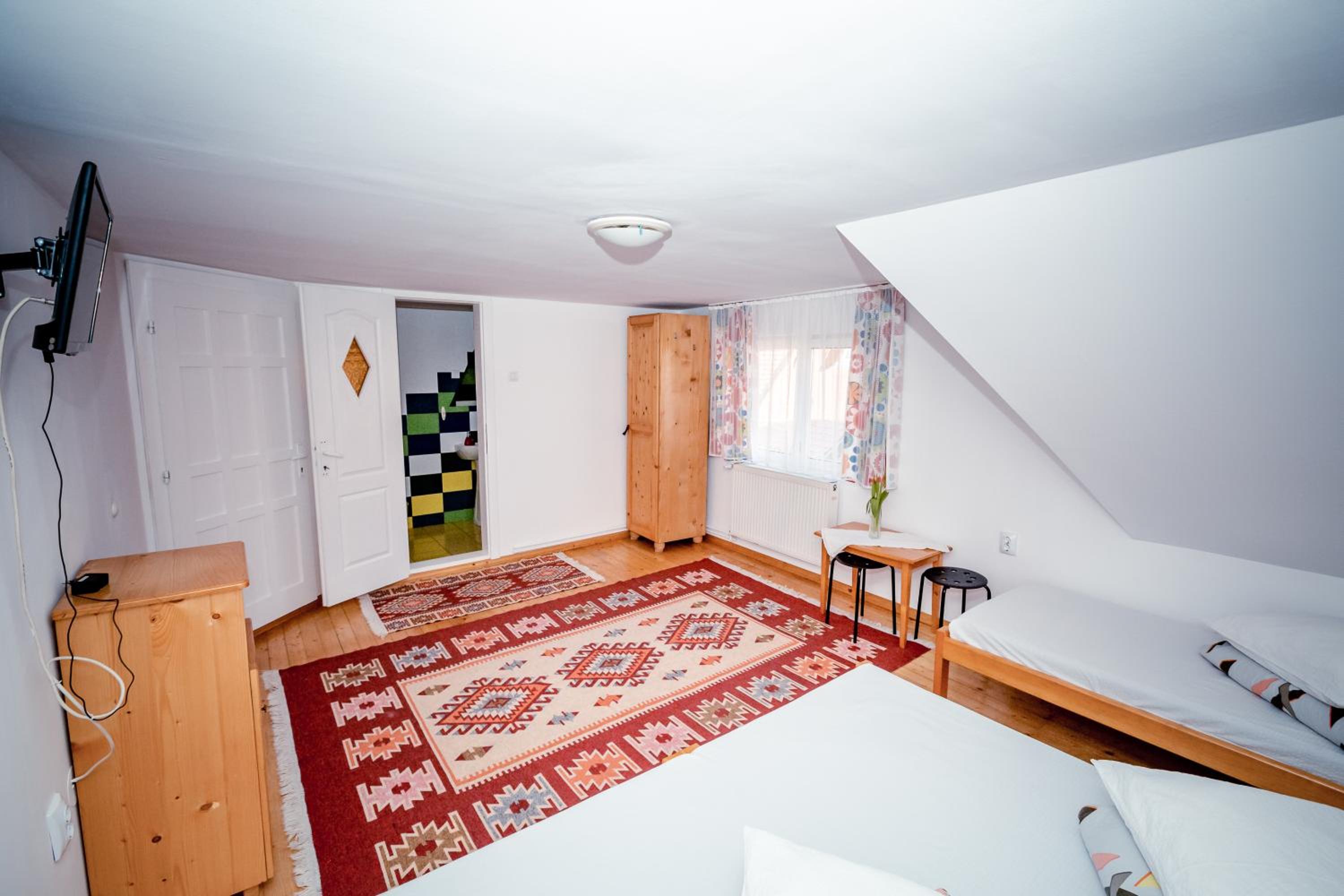 Photo 6