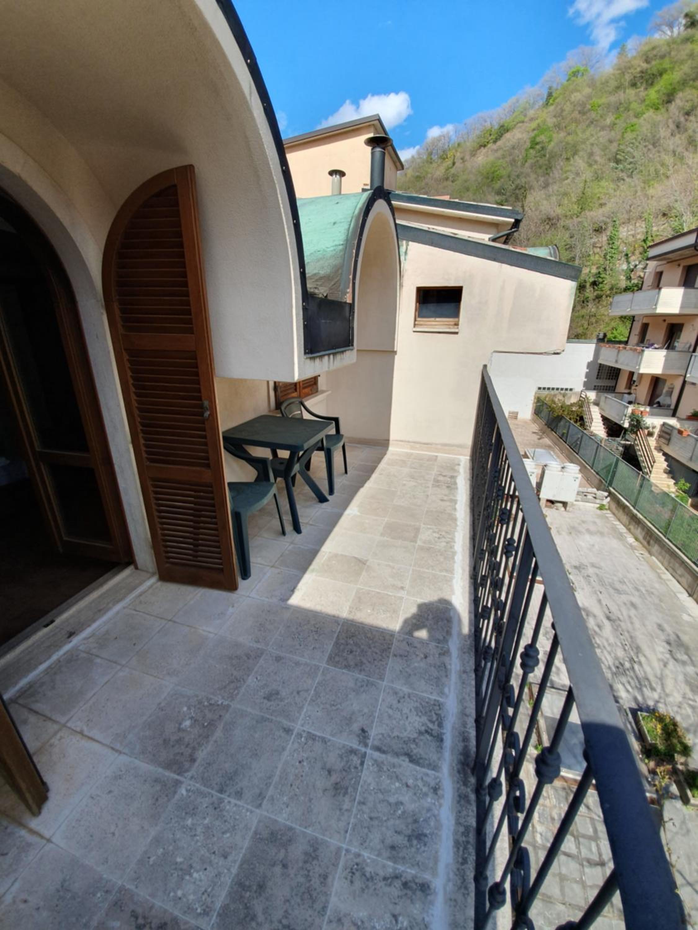 balcony