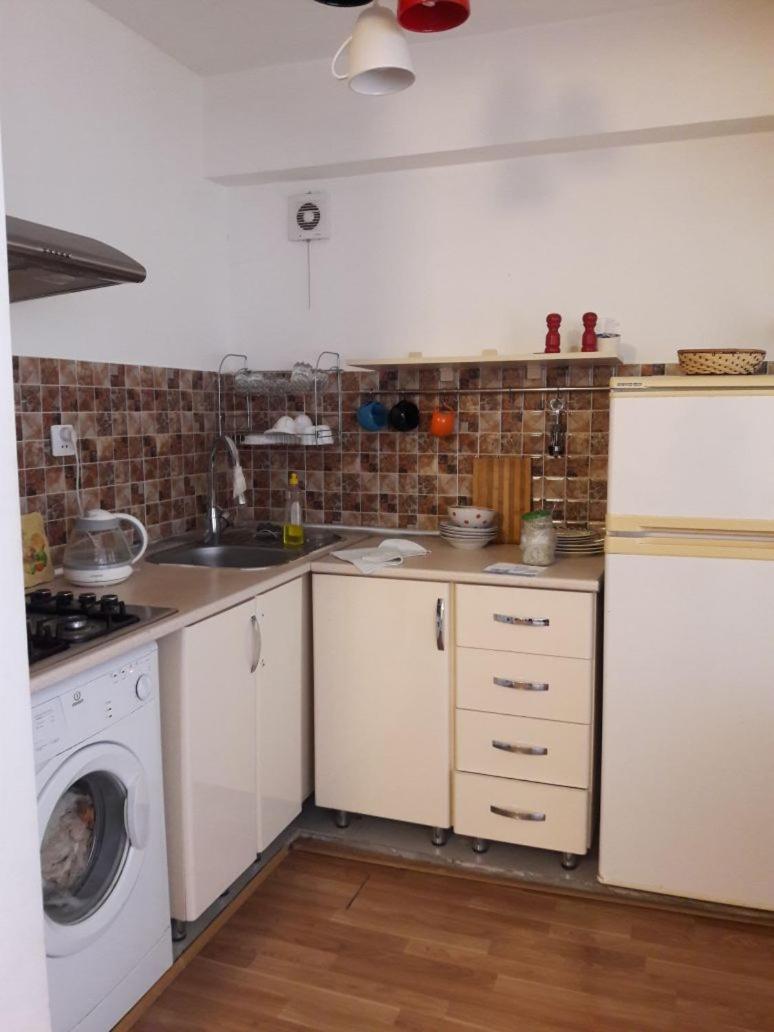 Xaqani Küçəsi 1 BEDROOM F -1