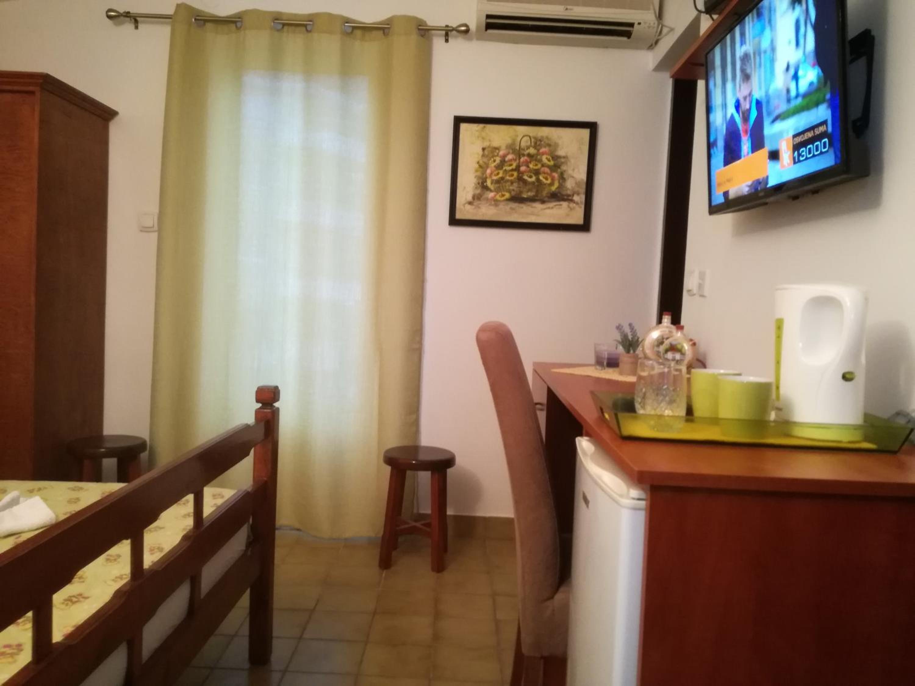 Photo 33