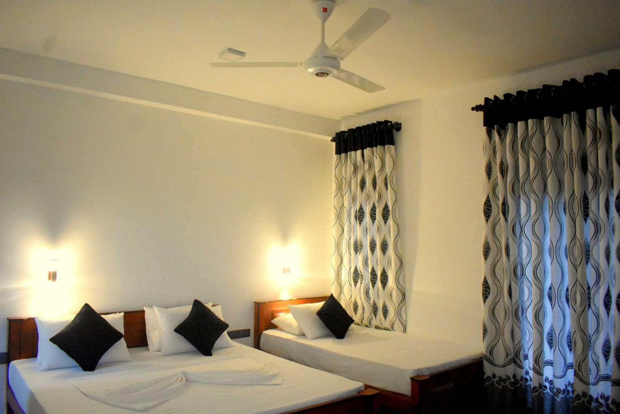Blue Sky Hotel Yala view 5