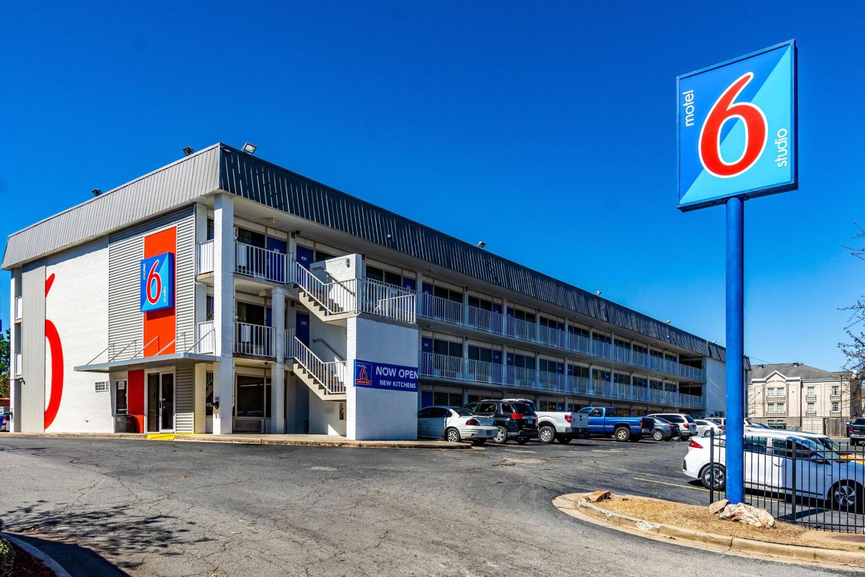 Hotel Motel 6-Little Rock, AR - West - Image 1