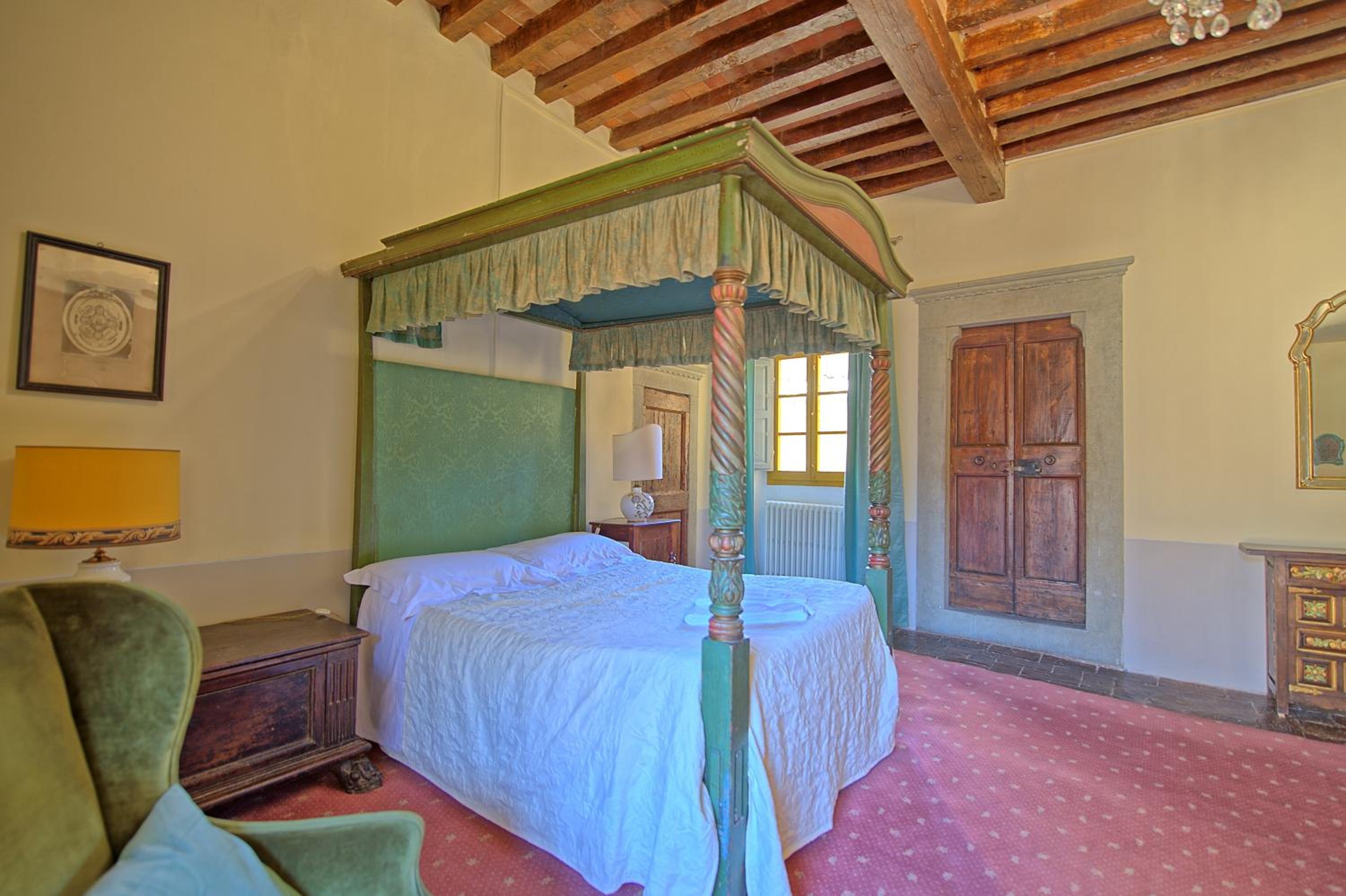 Castello di Montegufoni by PosarelliVillas