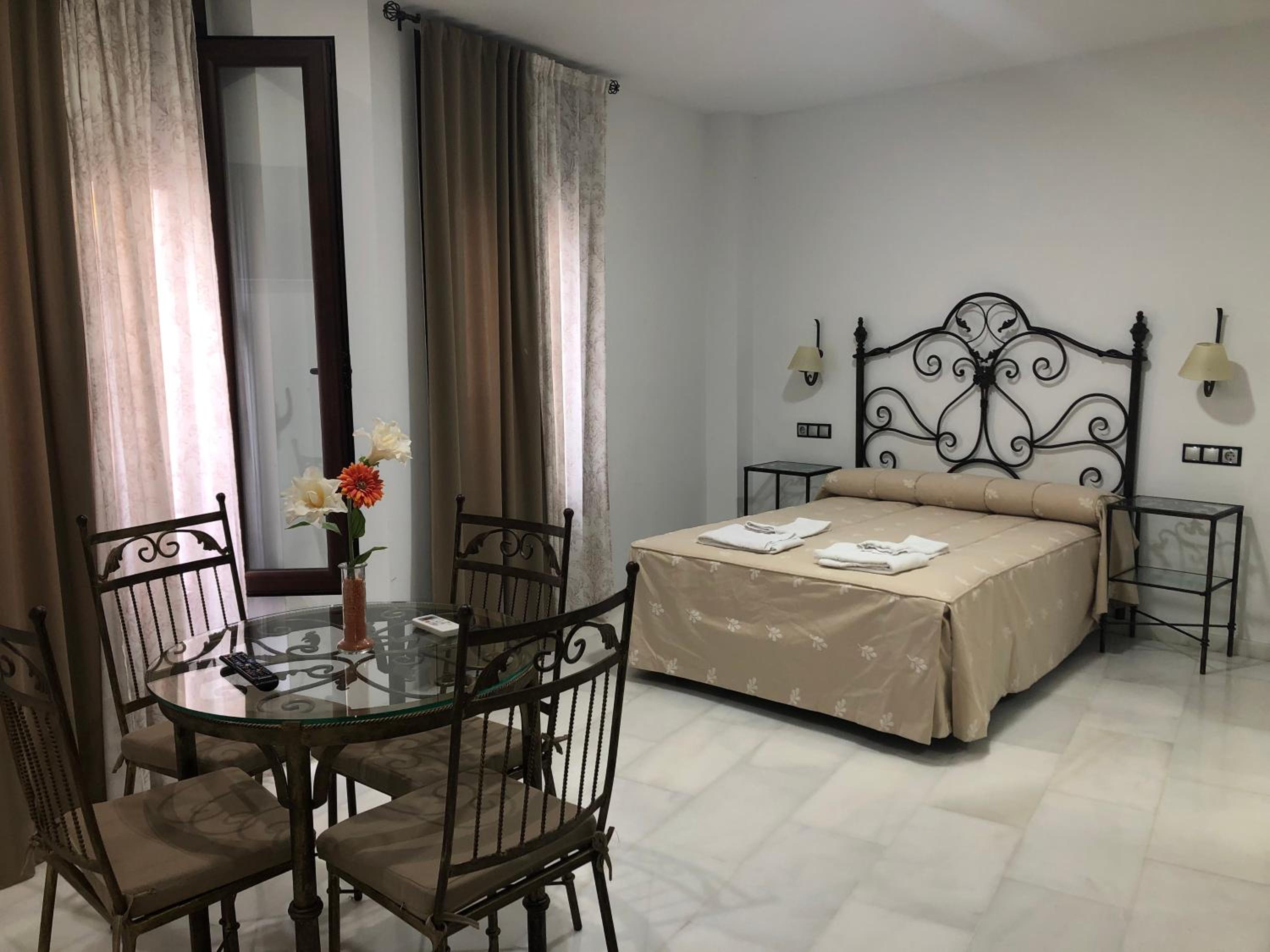 Hostal Almanzor