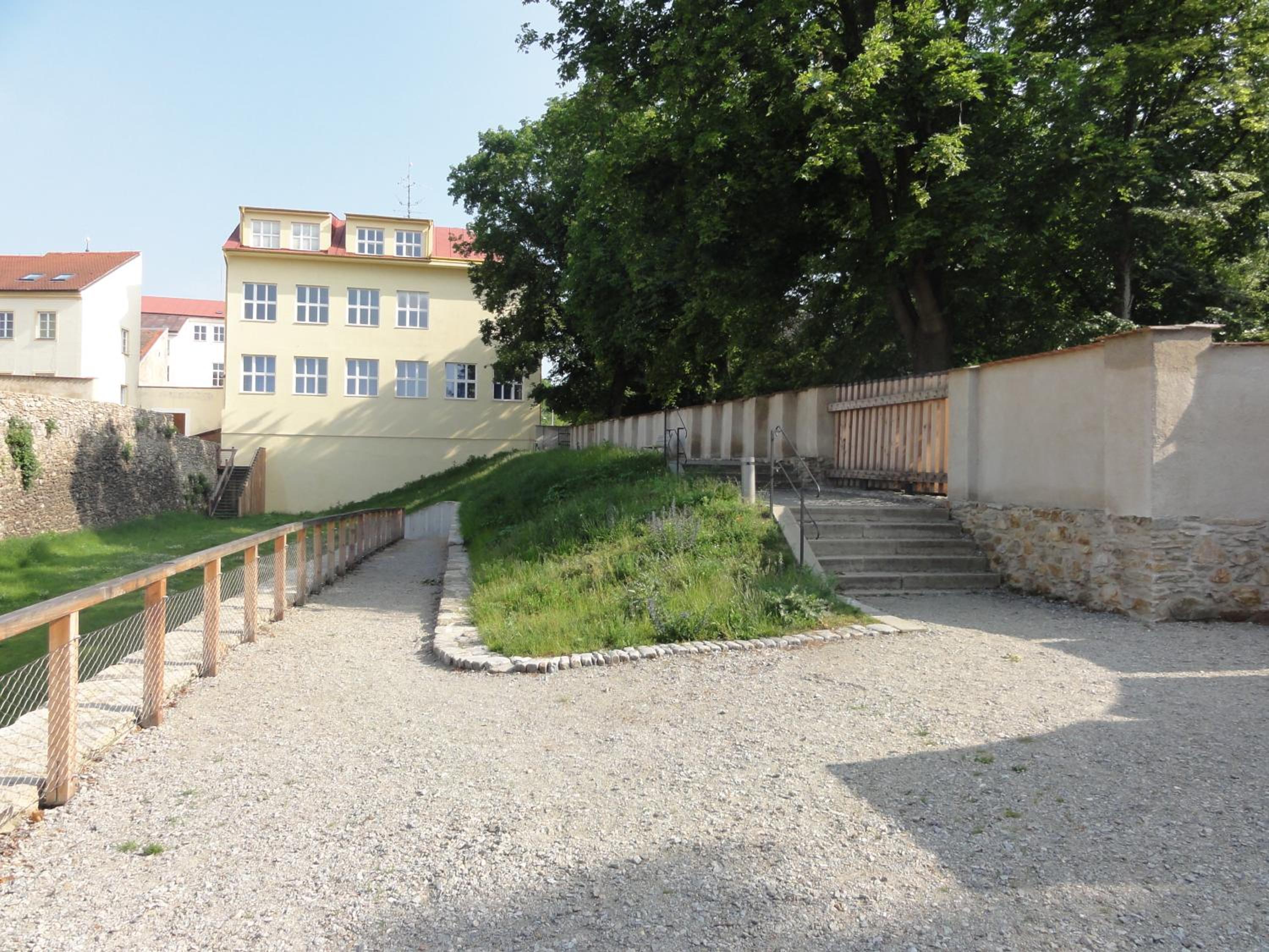 Penzion U Hradeb