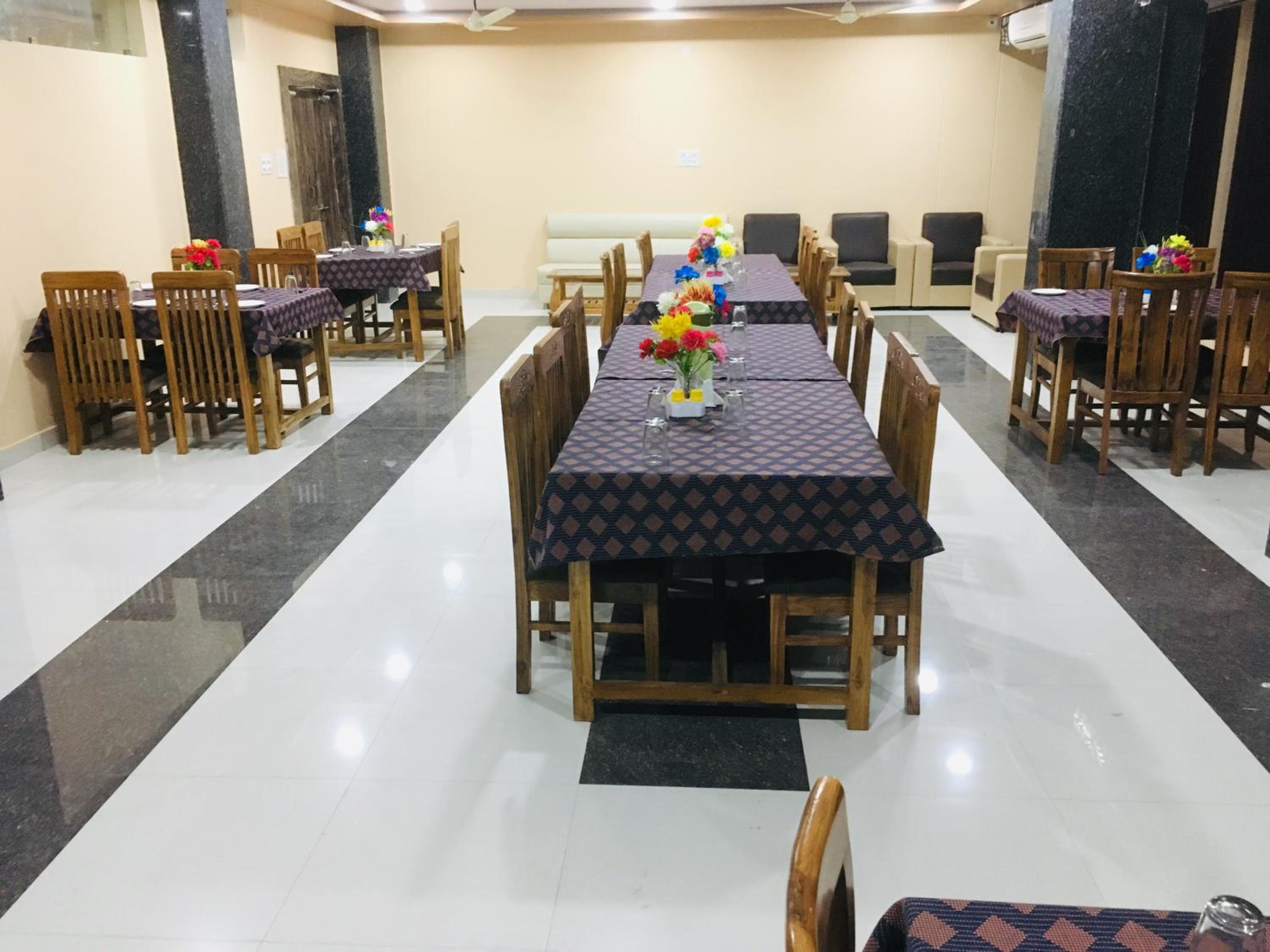 Hotel Mayank view 3
