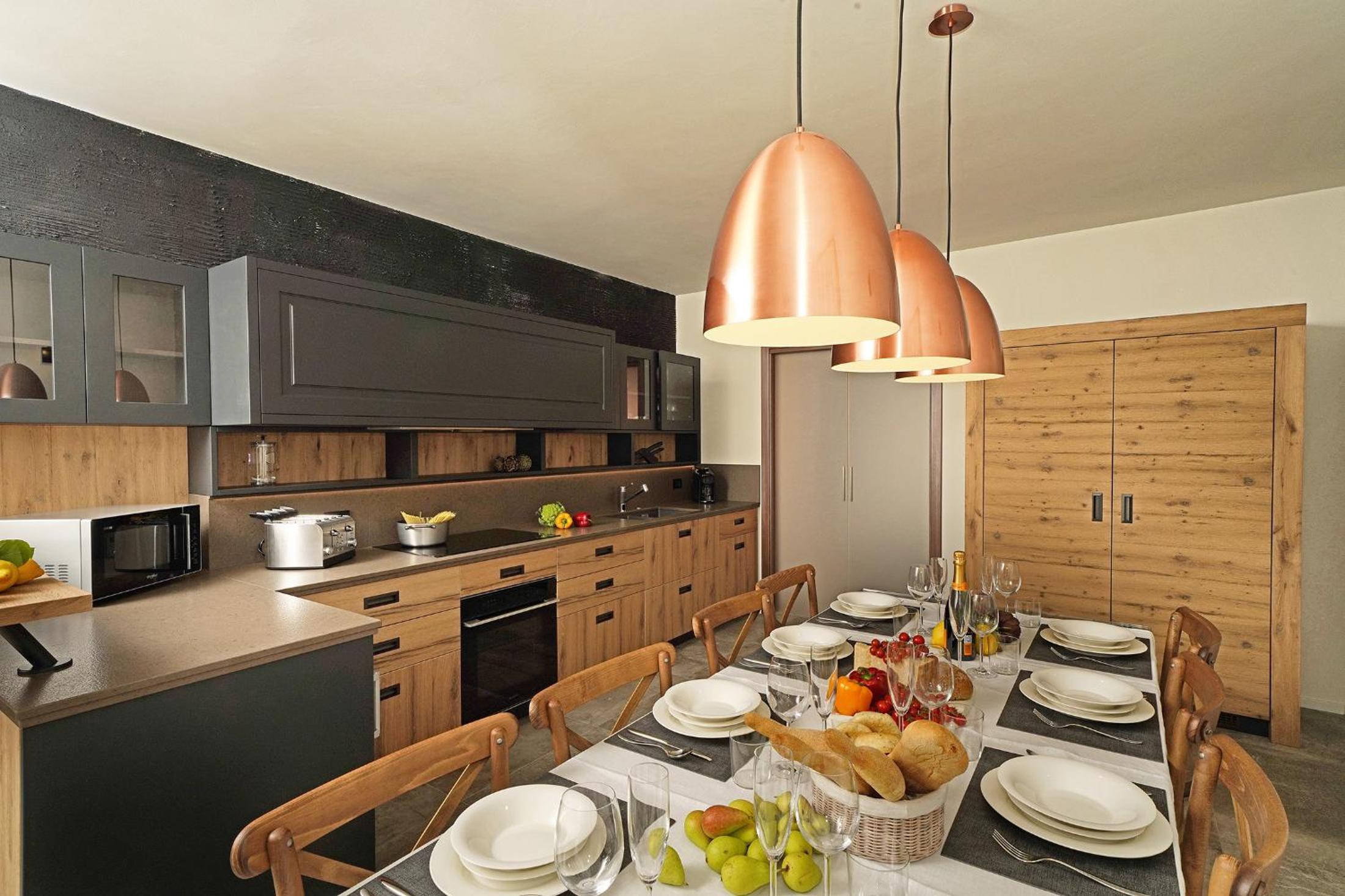 Villa Victoria: luxury waterfront villa with splendid views view 5