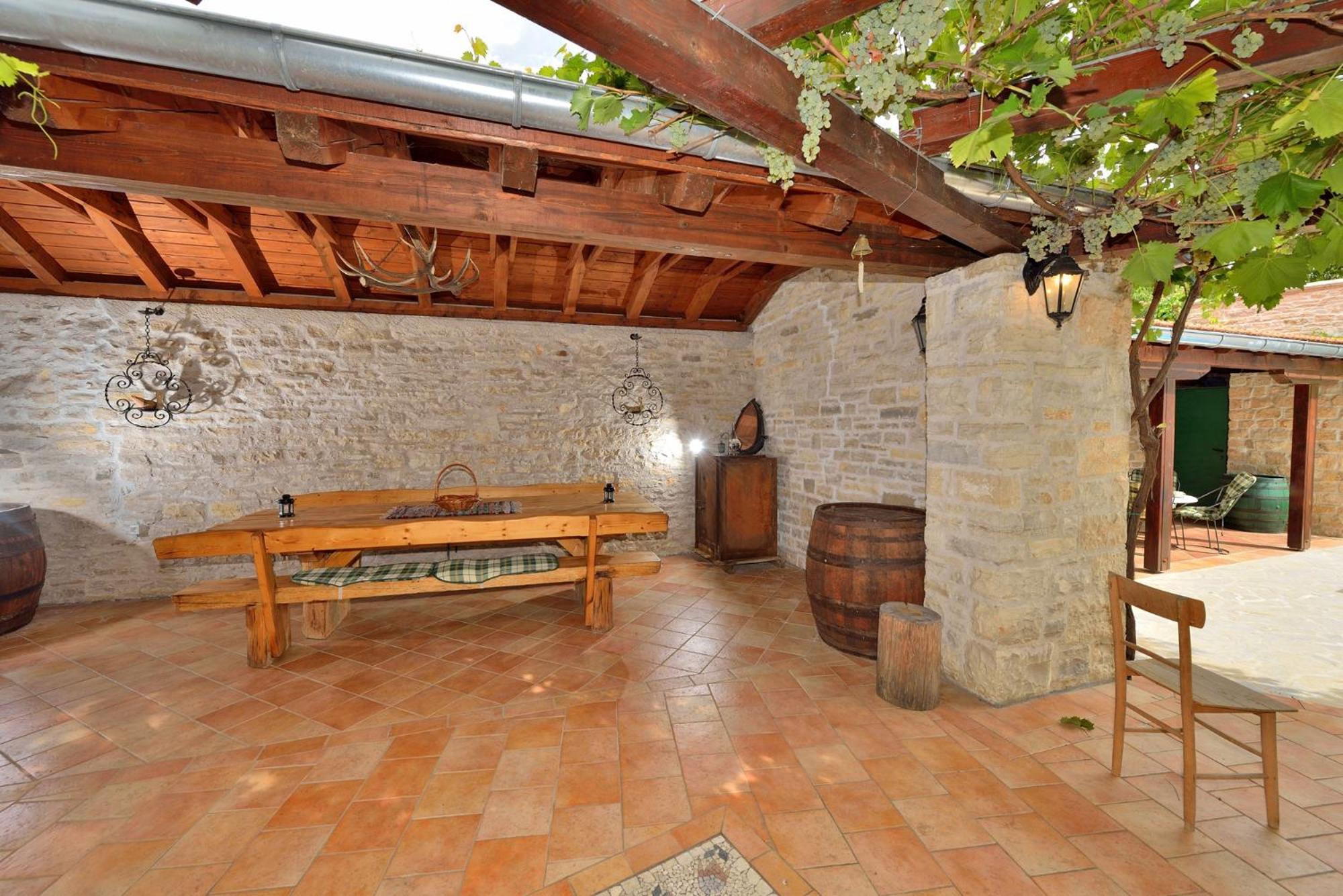 Villa Oak, villa con piscina en Smilčić
