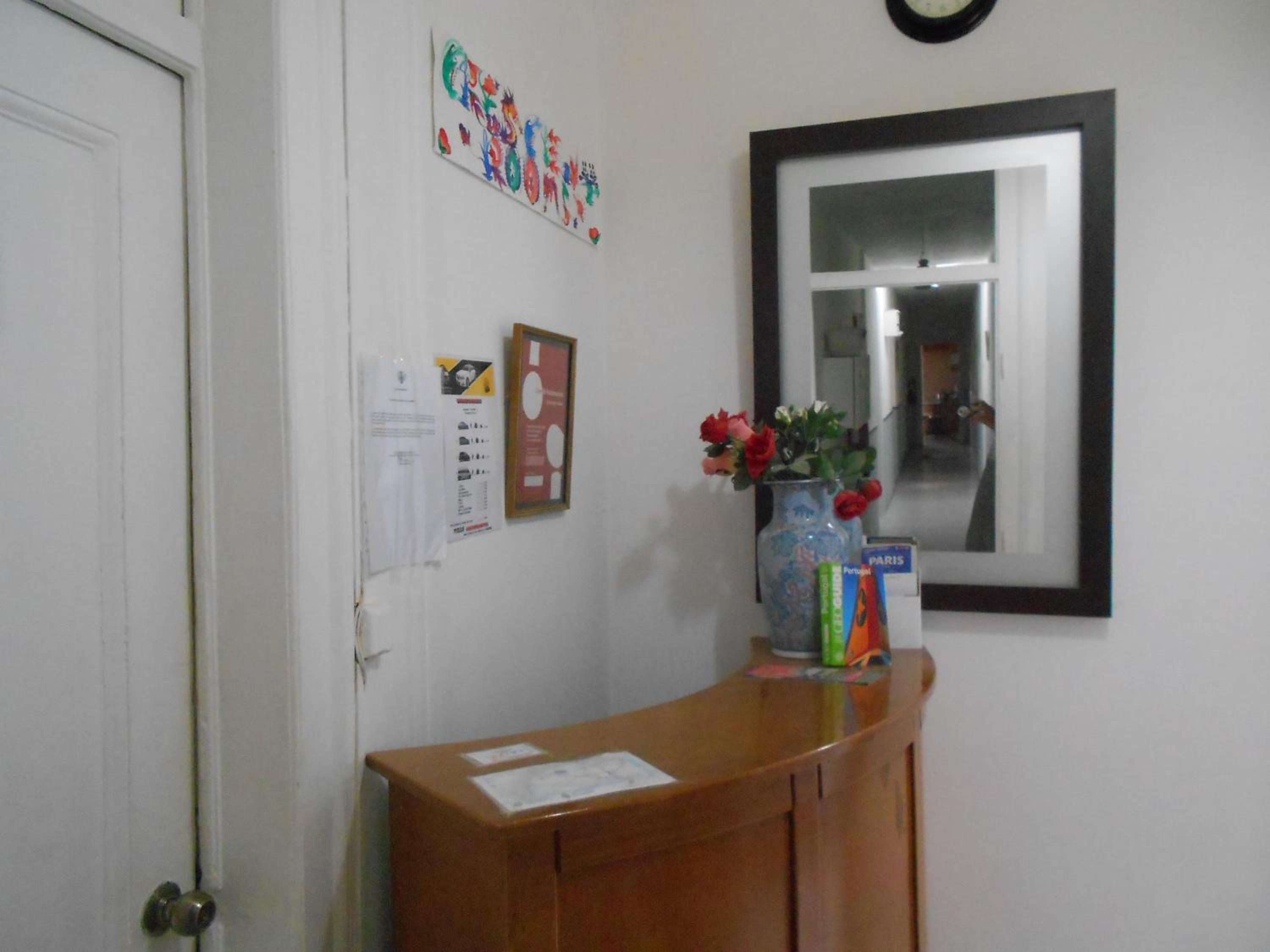 Crescent Rooms
