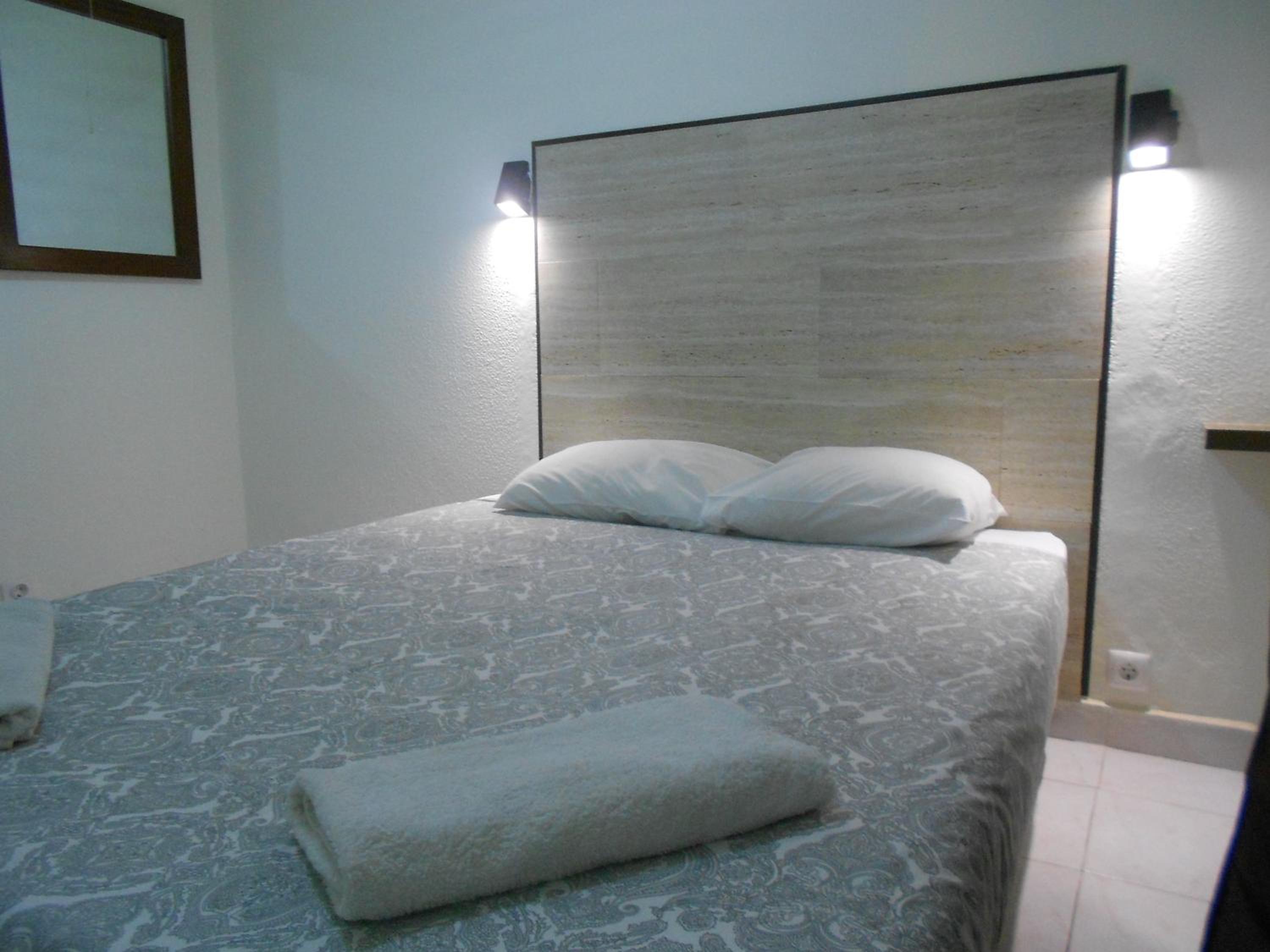 Crescent Rooms