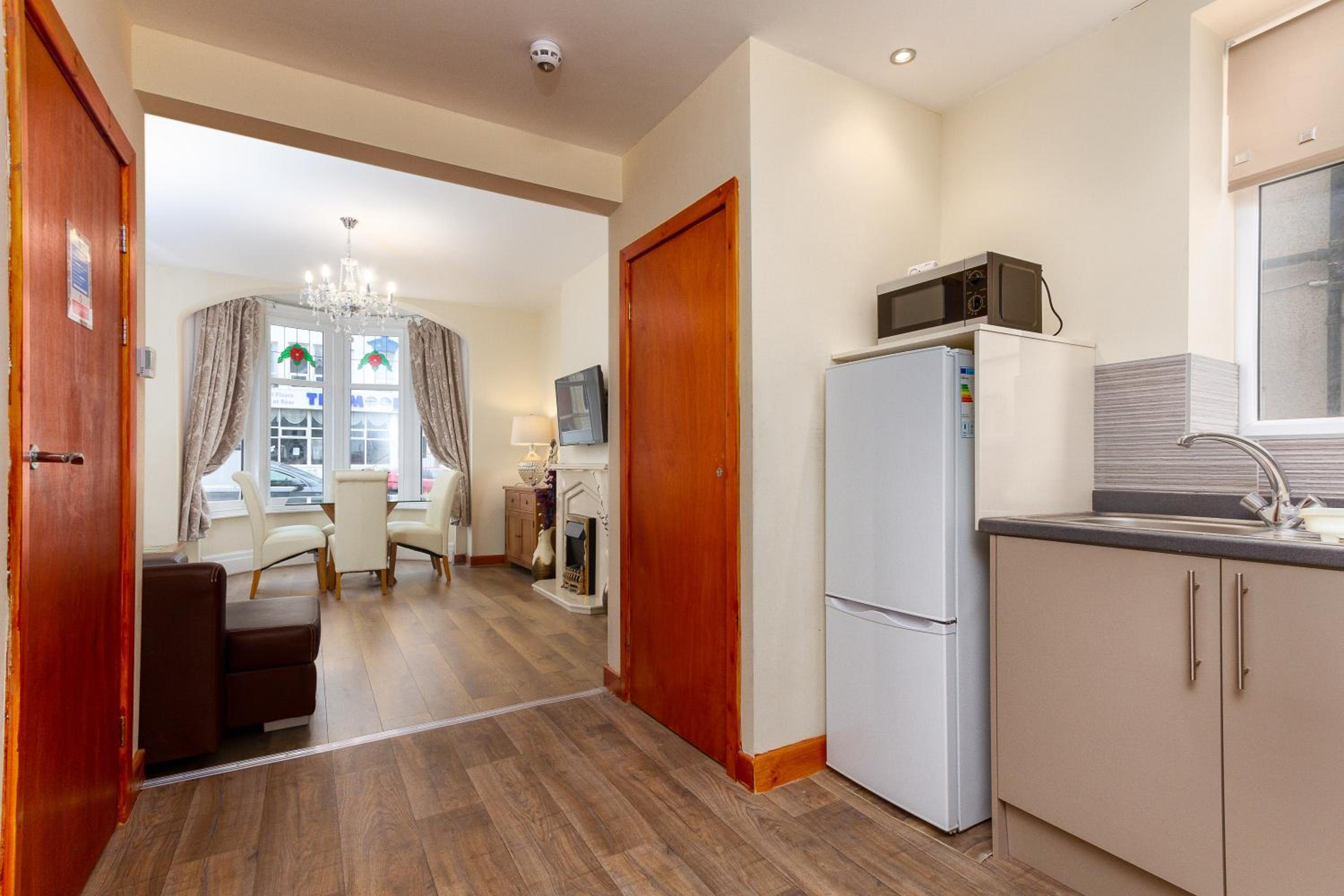 Beachcliffe Lodge Apartments view 5