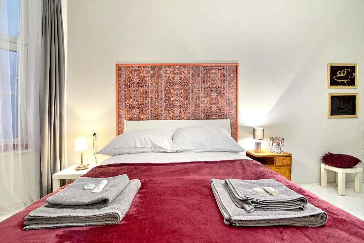 Luxury Retro Apartment, City Center, WiFi view 2