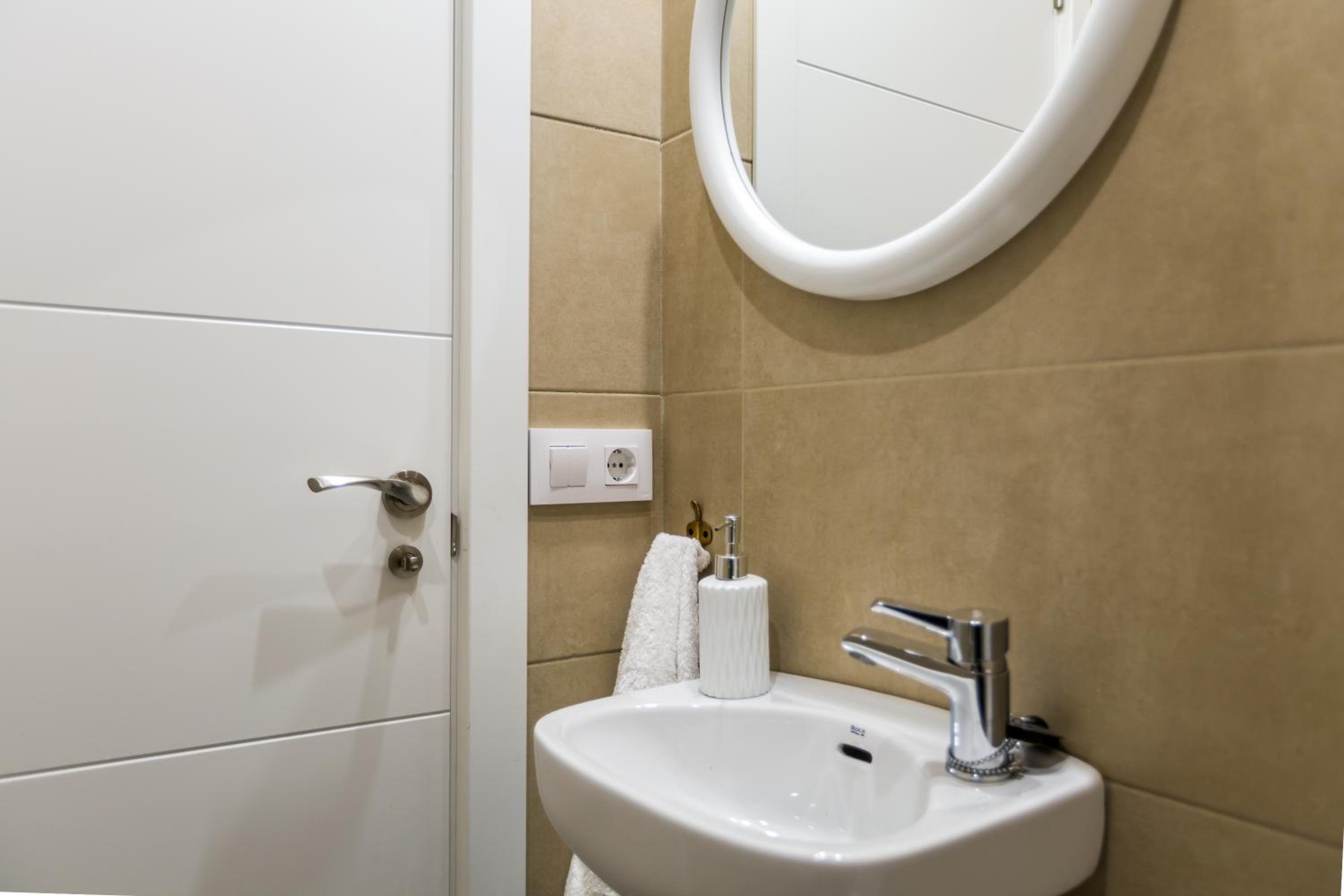 El Born Guest House by Casa Consell