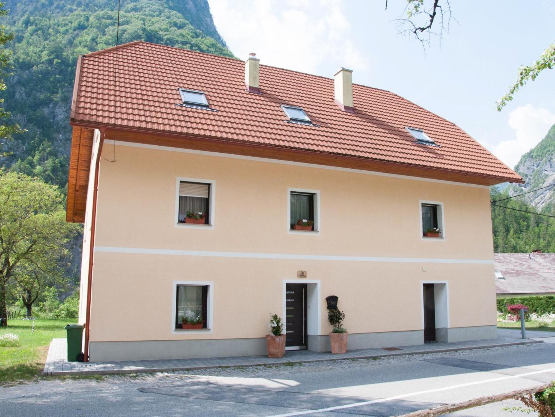 Apartments and rooms Nataša 1 view 5