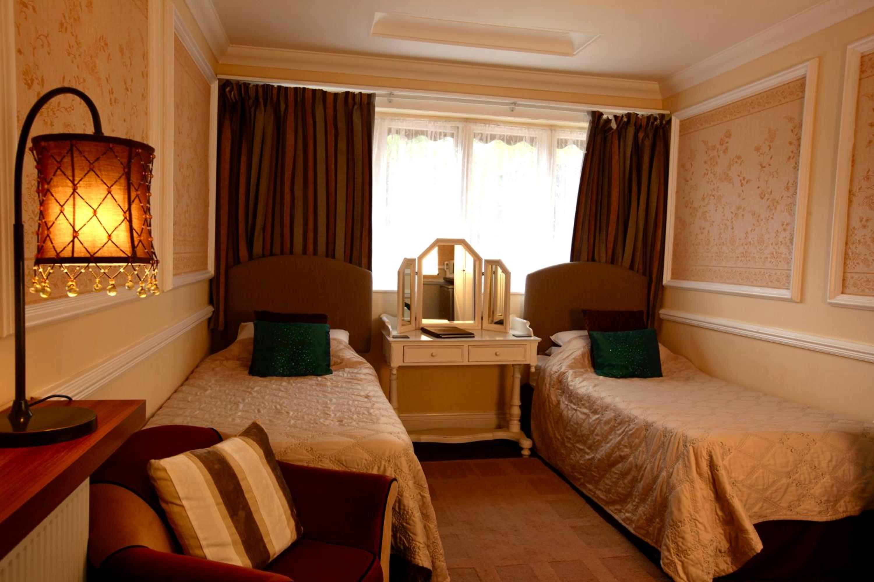 Acorn Guest House in Hull