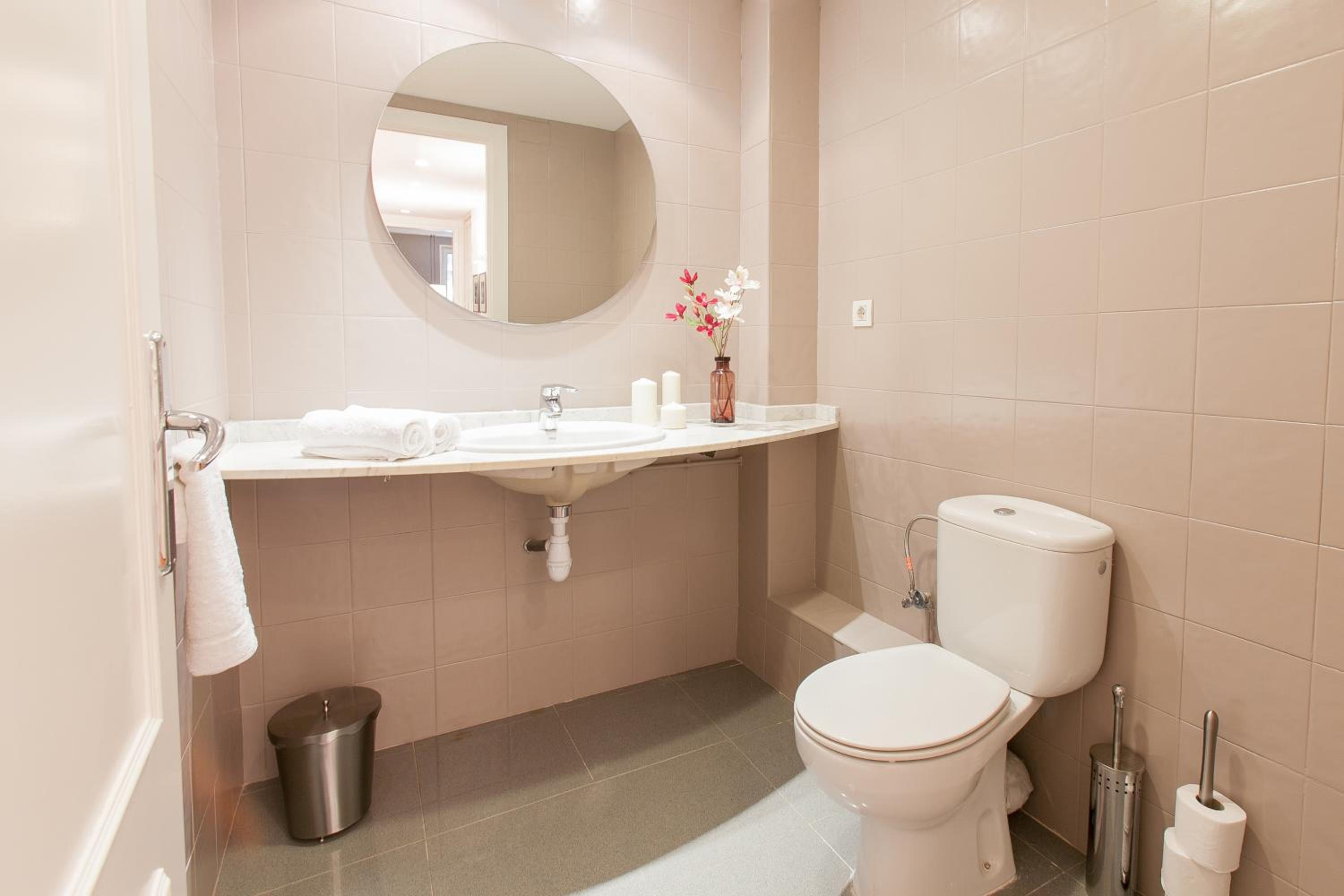 Serennia Apartamentos Ramblas - Plaça Catalunya