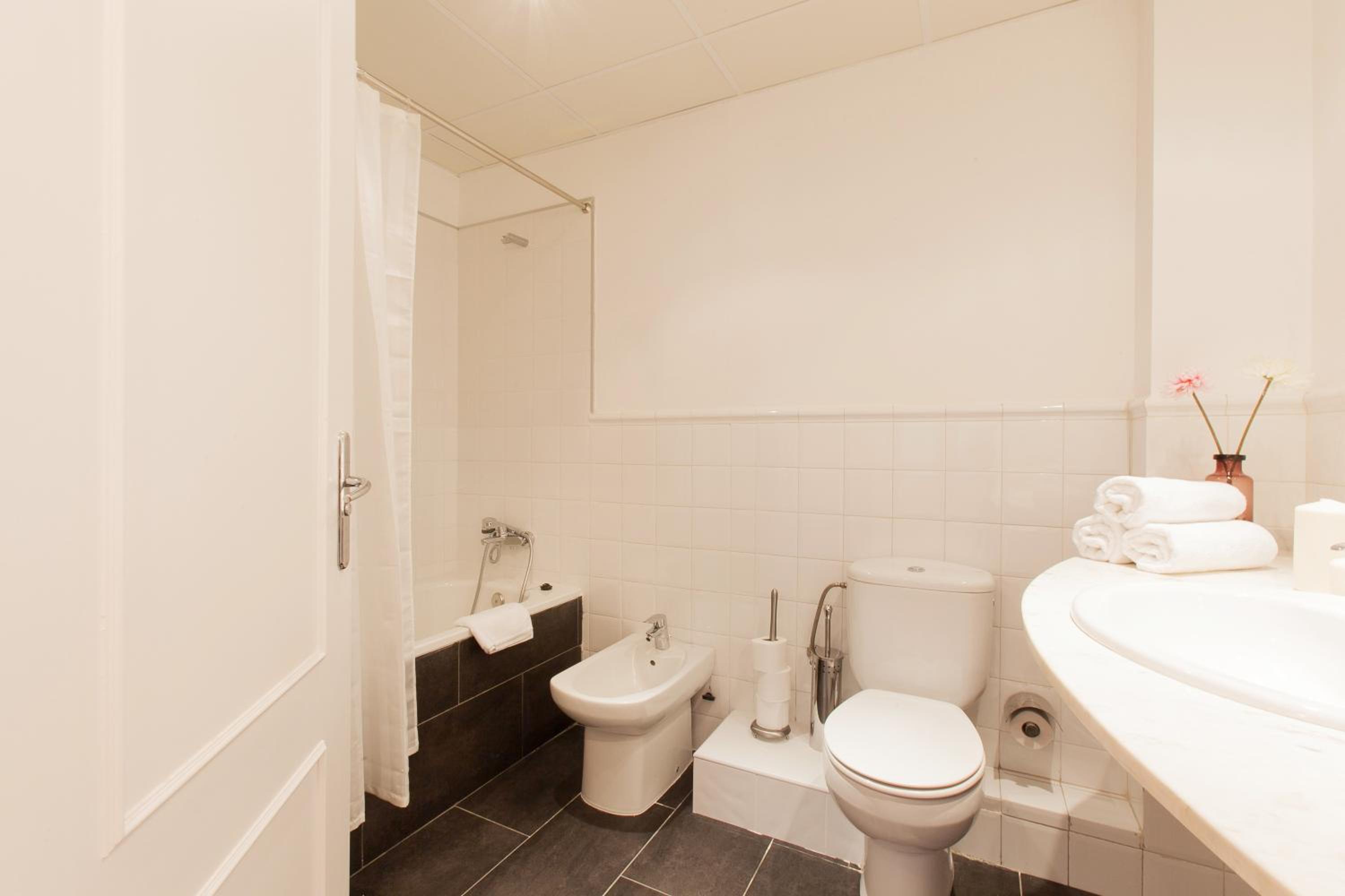 Serennia Apartamentos Ramblas - Plaça Catalunya