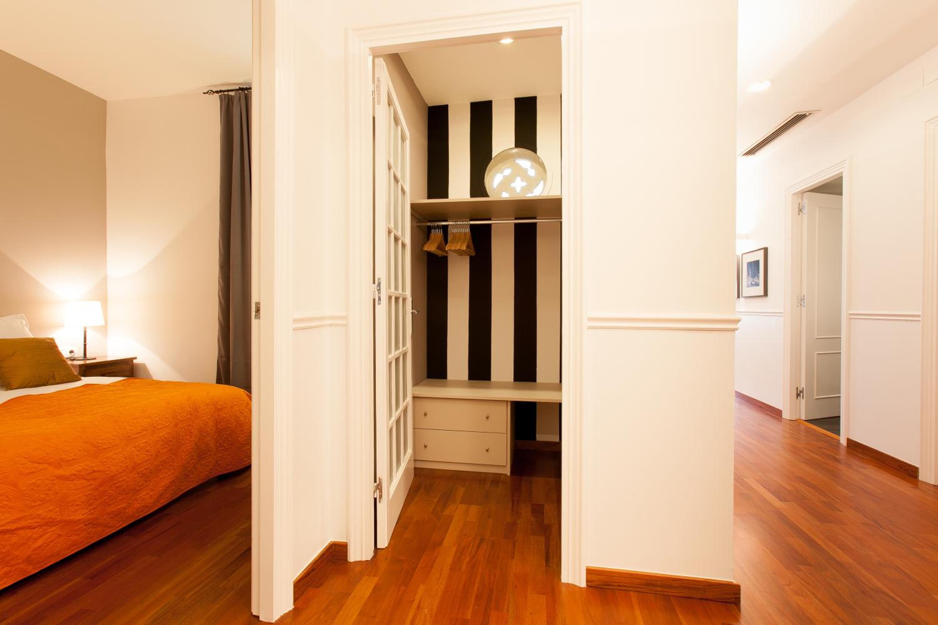 Serennia Apartamentos Ramblas - Plaça Catalunya