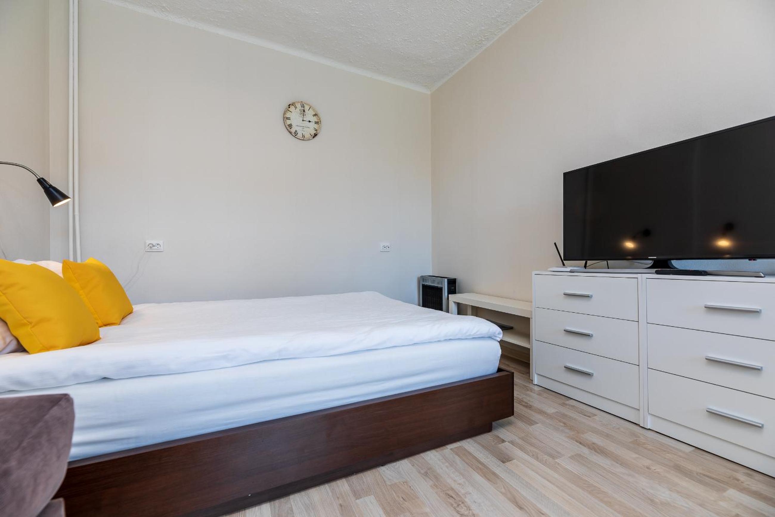 Compact apartment near Food Market in the Oldtown plus Free parking view 4