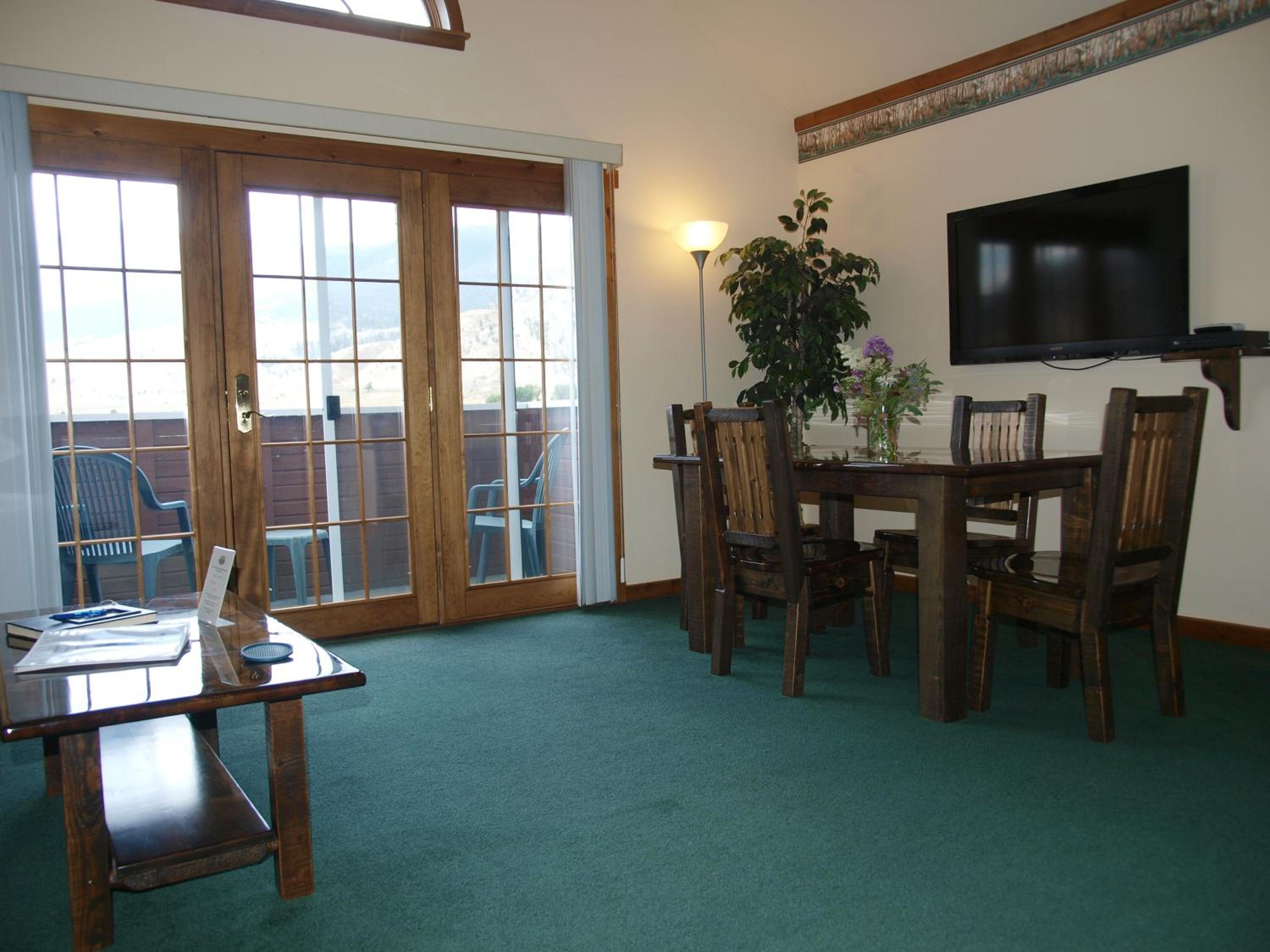 Yellowstone Basin Inn