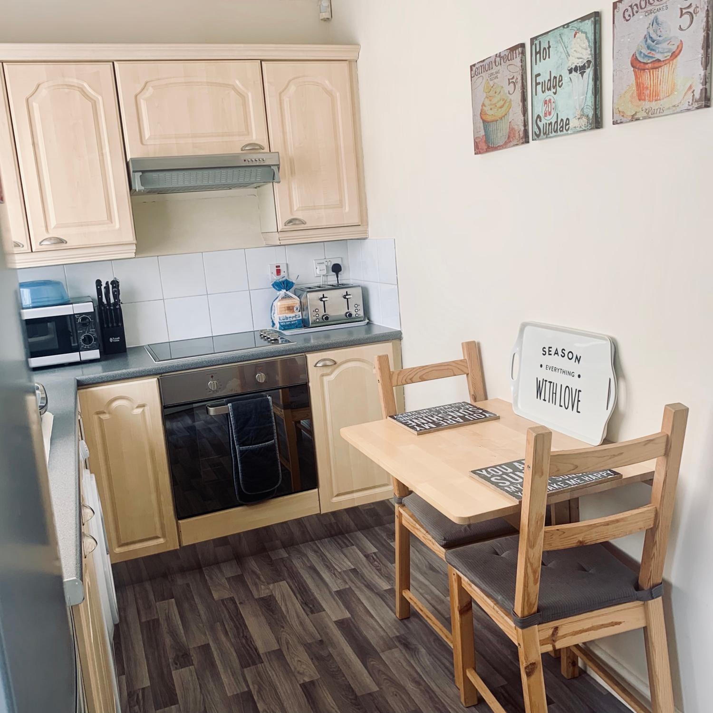 Be My Guest Liverpool - Ground Floor Apartment with Parking view 3