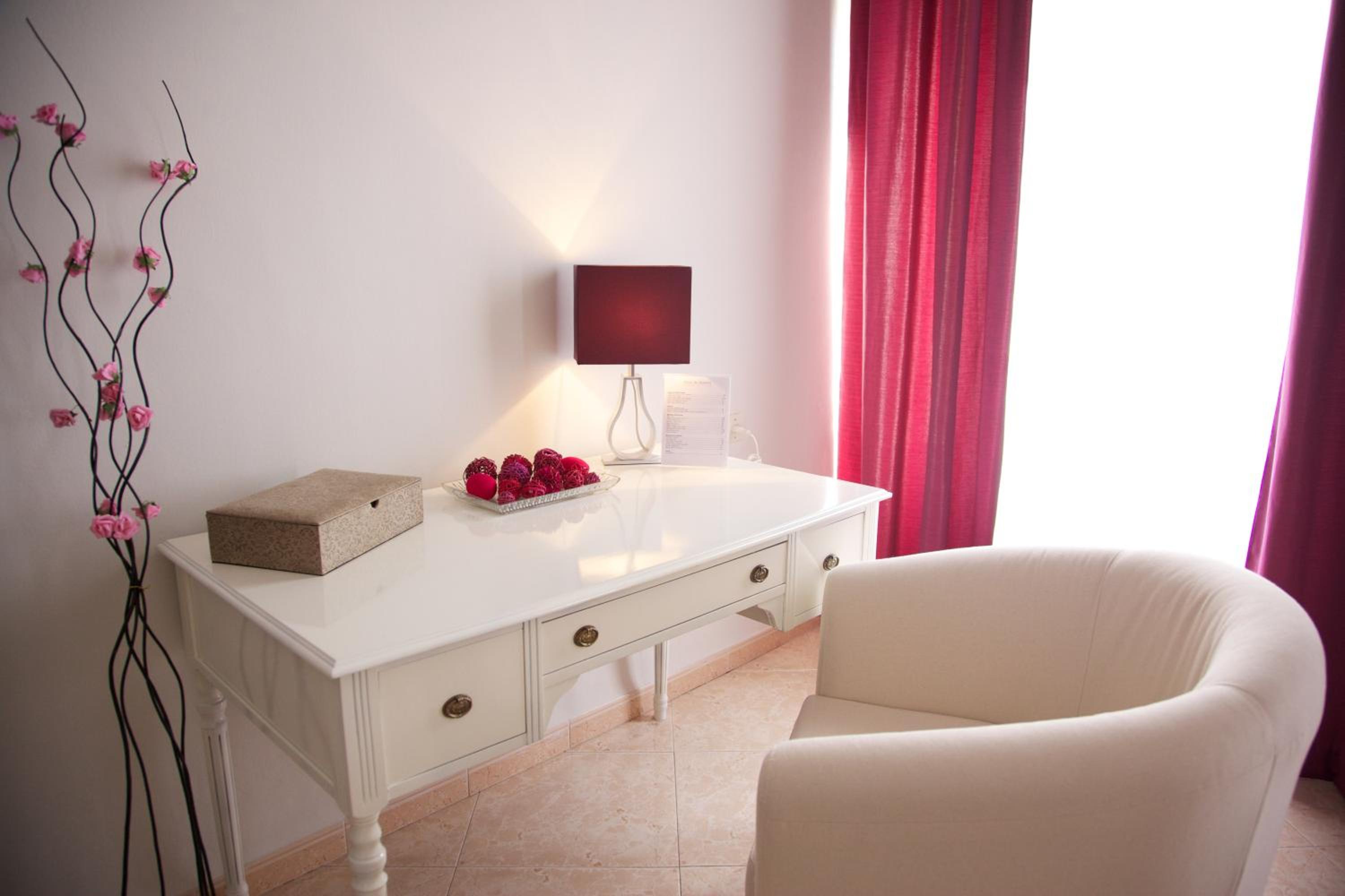 Apartamentos Plaza de Austria view 3