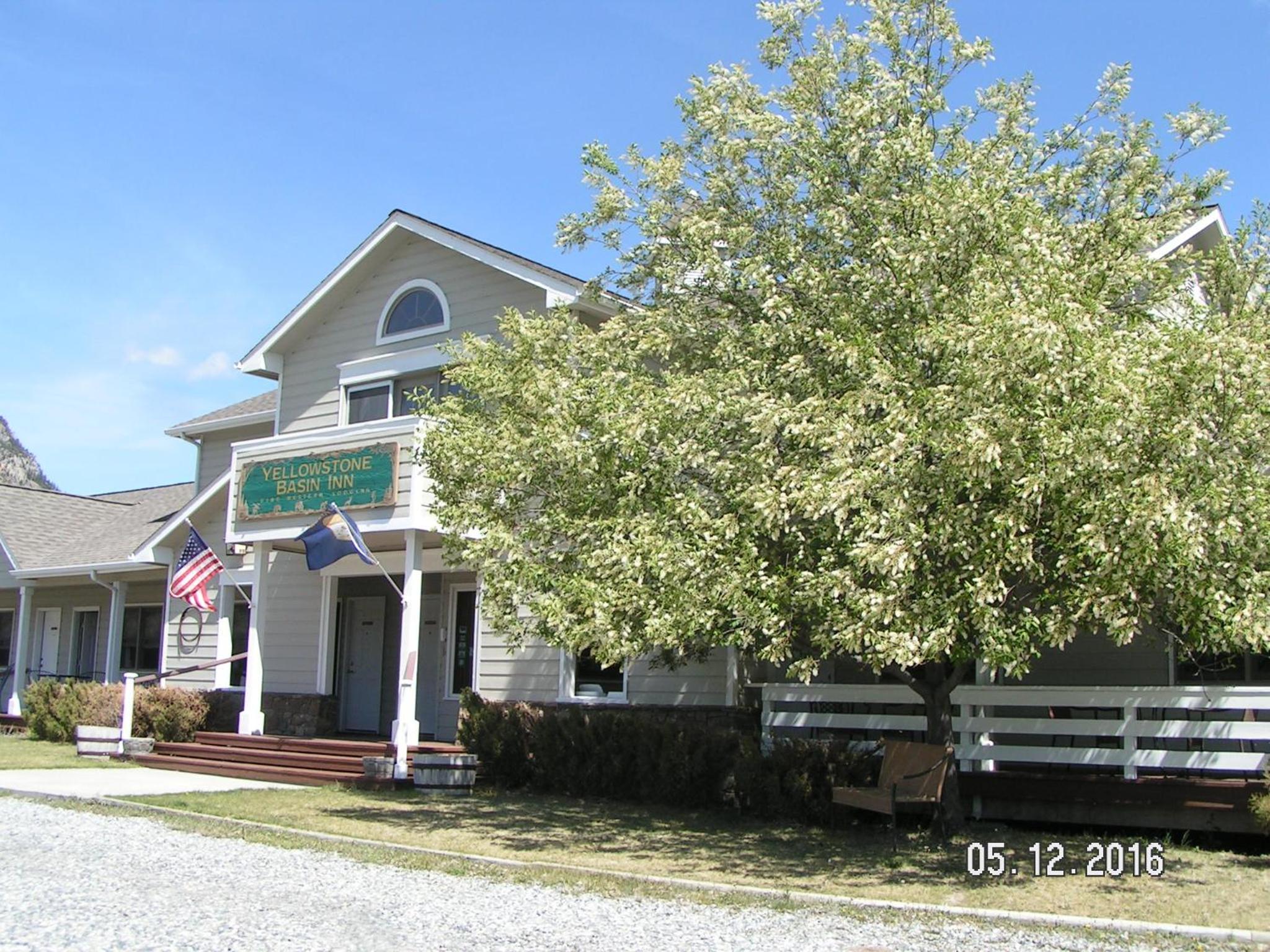 Yellowstone Basin Inn