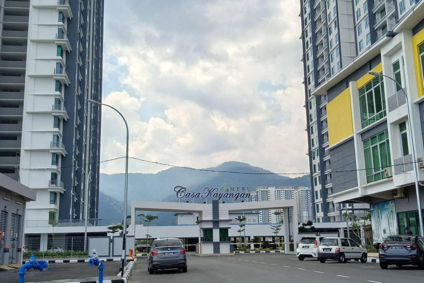 Casahome by Irdina Meru- 8pax -10pax