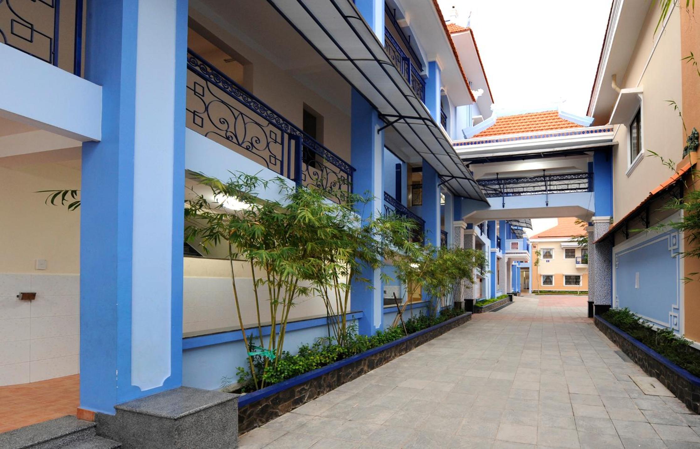 Nhà Khách Làng May Mắn - Village Chance