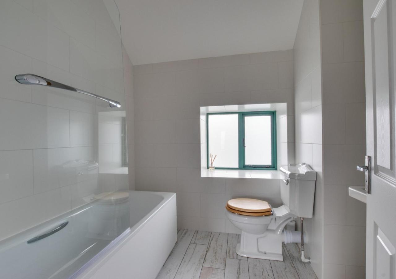 4 Bed in St. Ishmaels oc-bow104