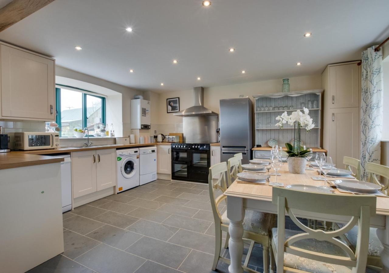 4 Bed in St. Ishmaels oc-bow104